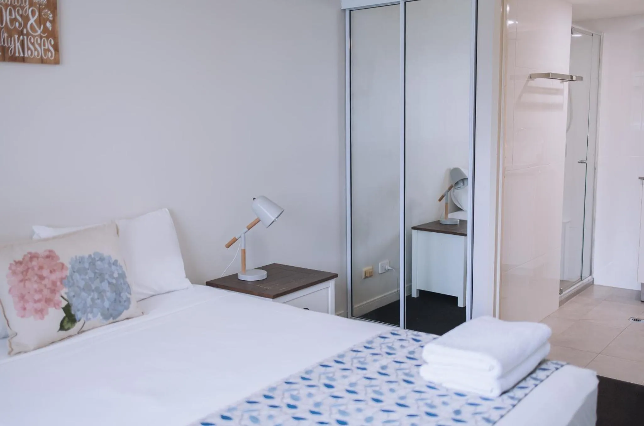 Bed in Surfers Horizons