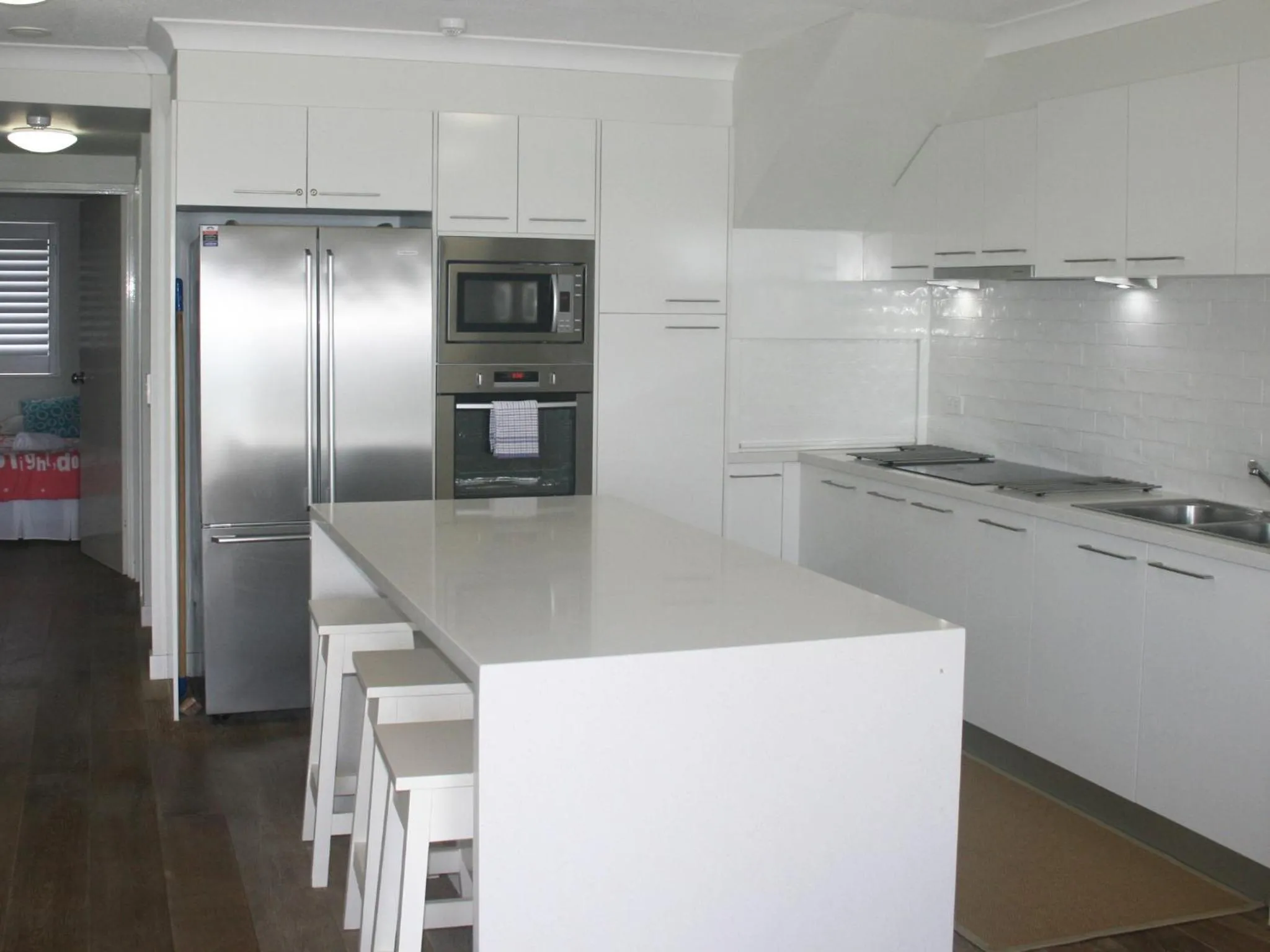 Kitchen or kitchenette in Surfers Horizons