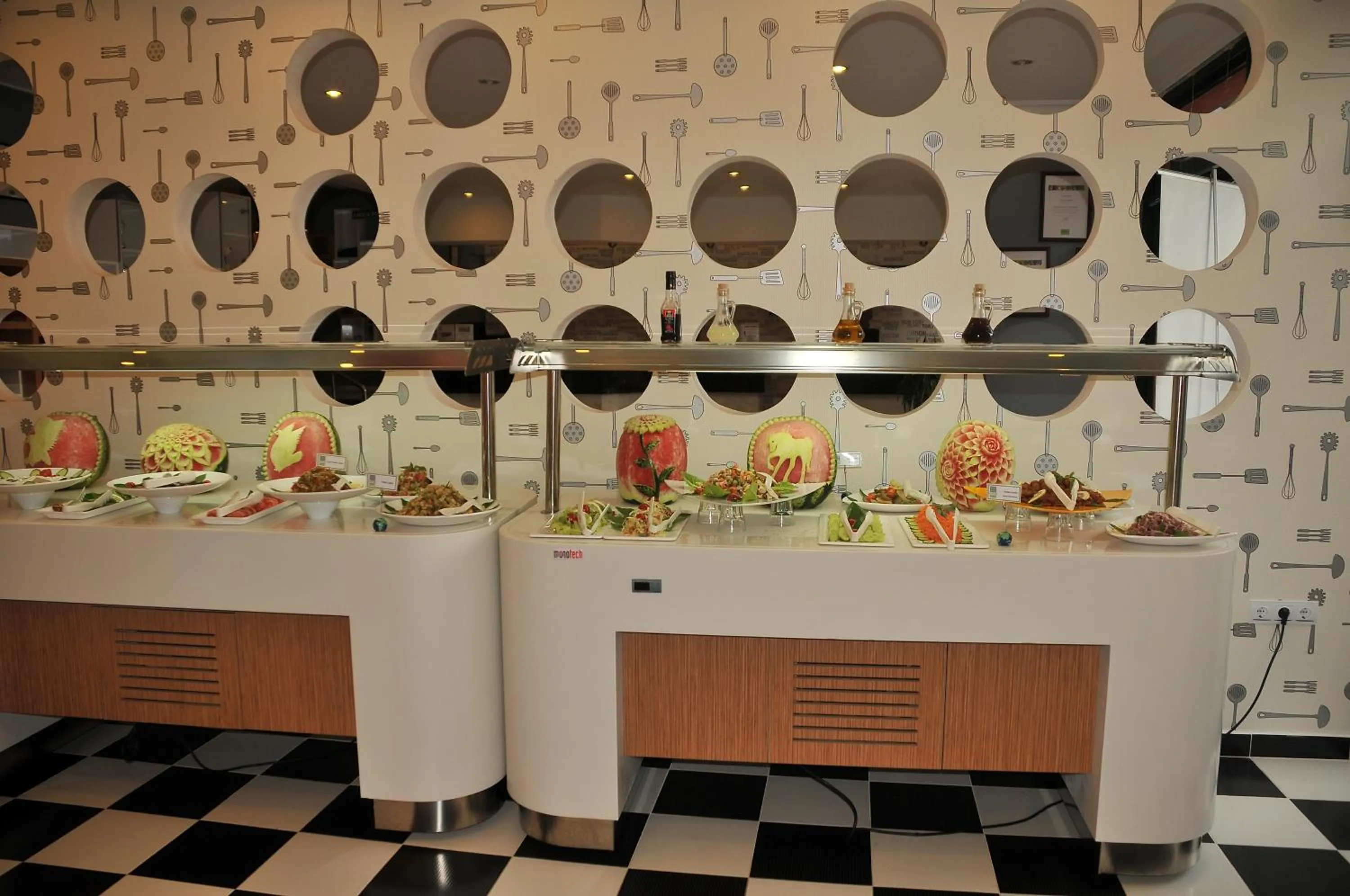 Restaurant/places to eat in Sunpark Garden Hotel