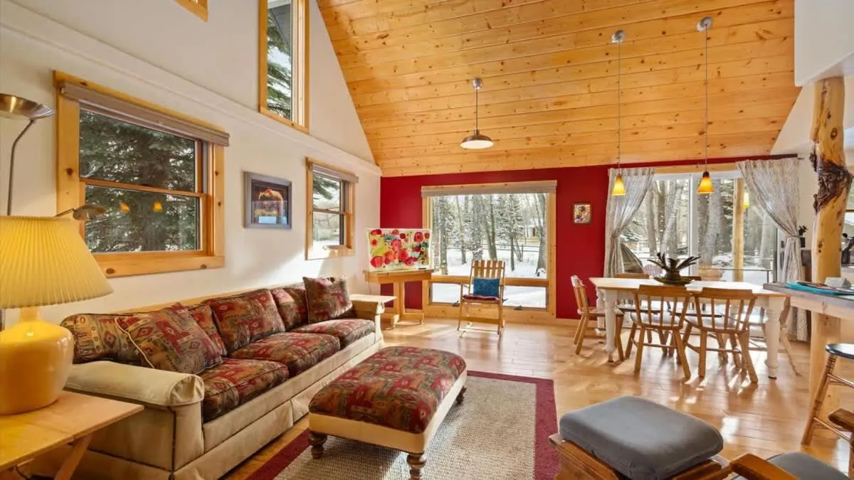 Chickadee Chalet