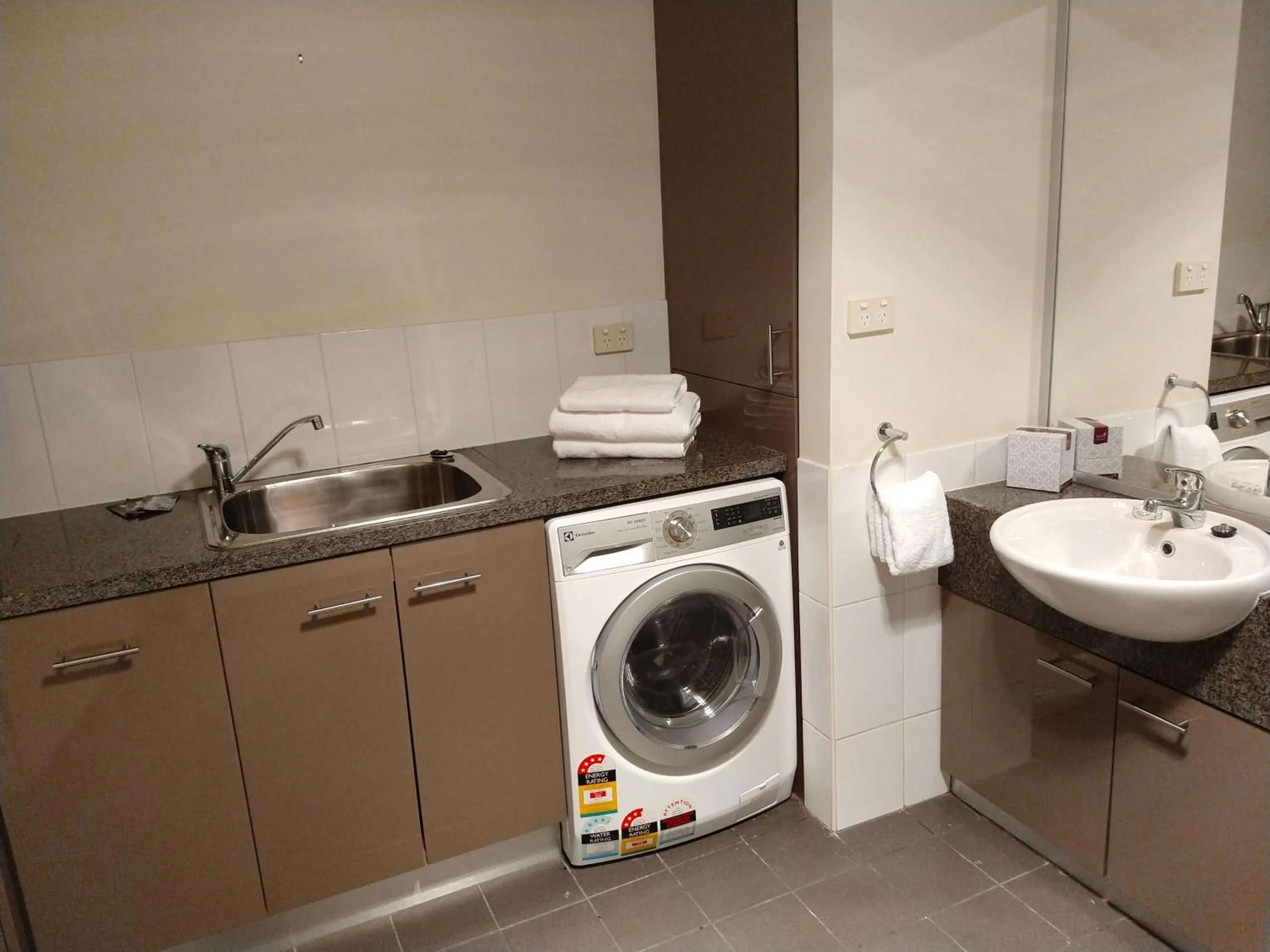 Sullivans Cove Apartments