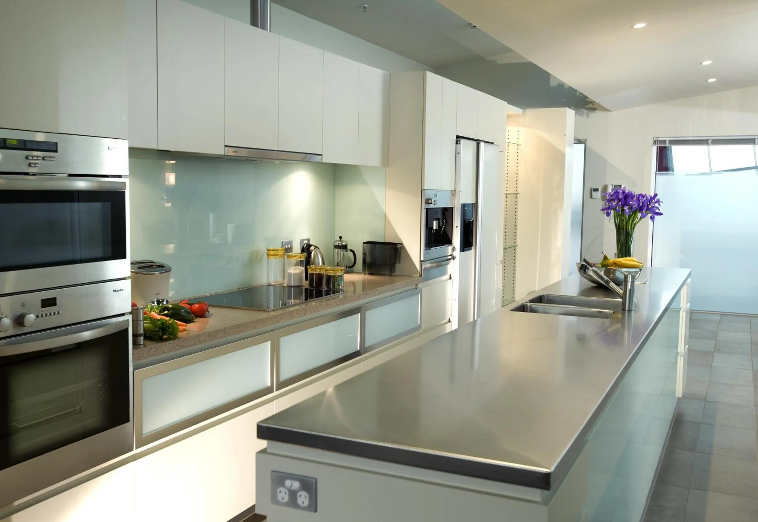 Kitchen or kitchenette in Sullivans Cove Apartments