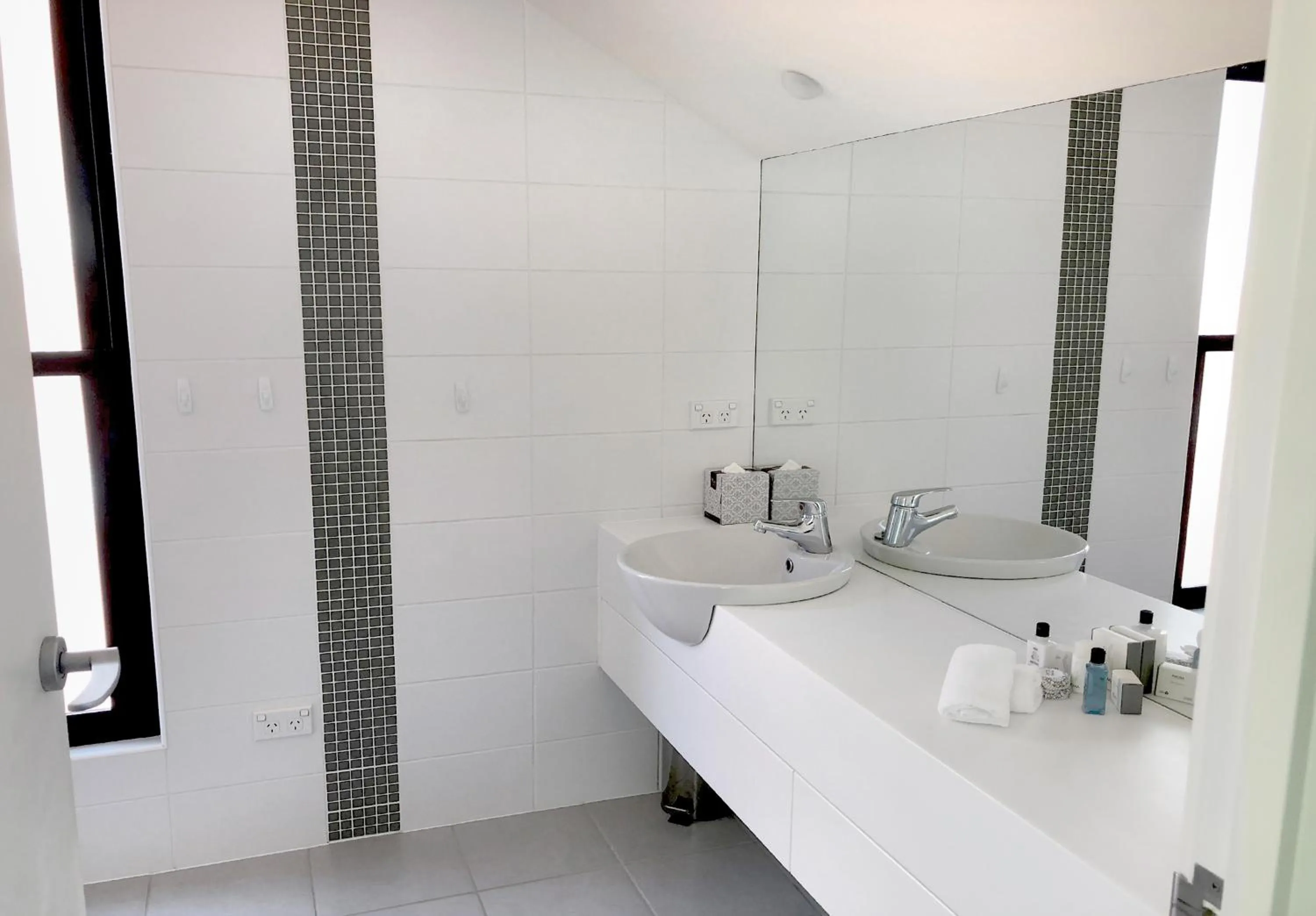 Sullivans Cove Apartments