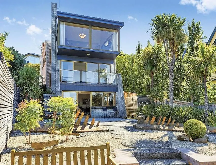 Sullivans Cove Apartments