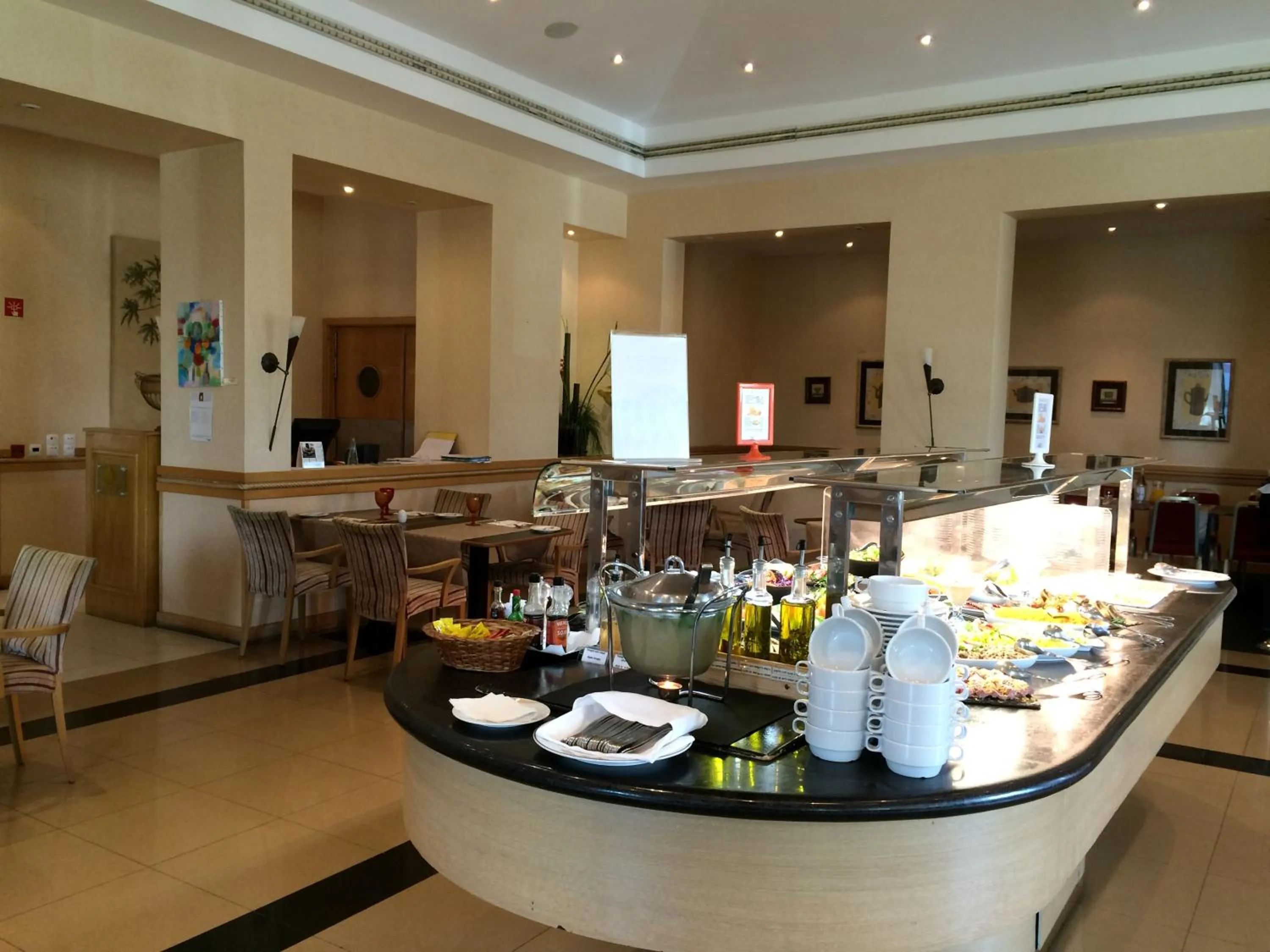 Restaurant/places to eat in Riviera Hotel