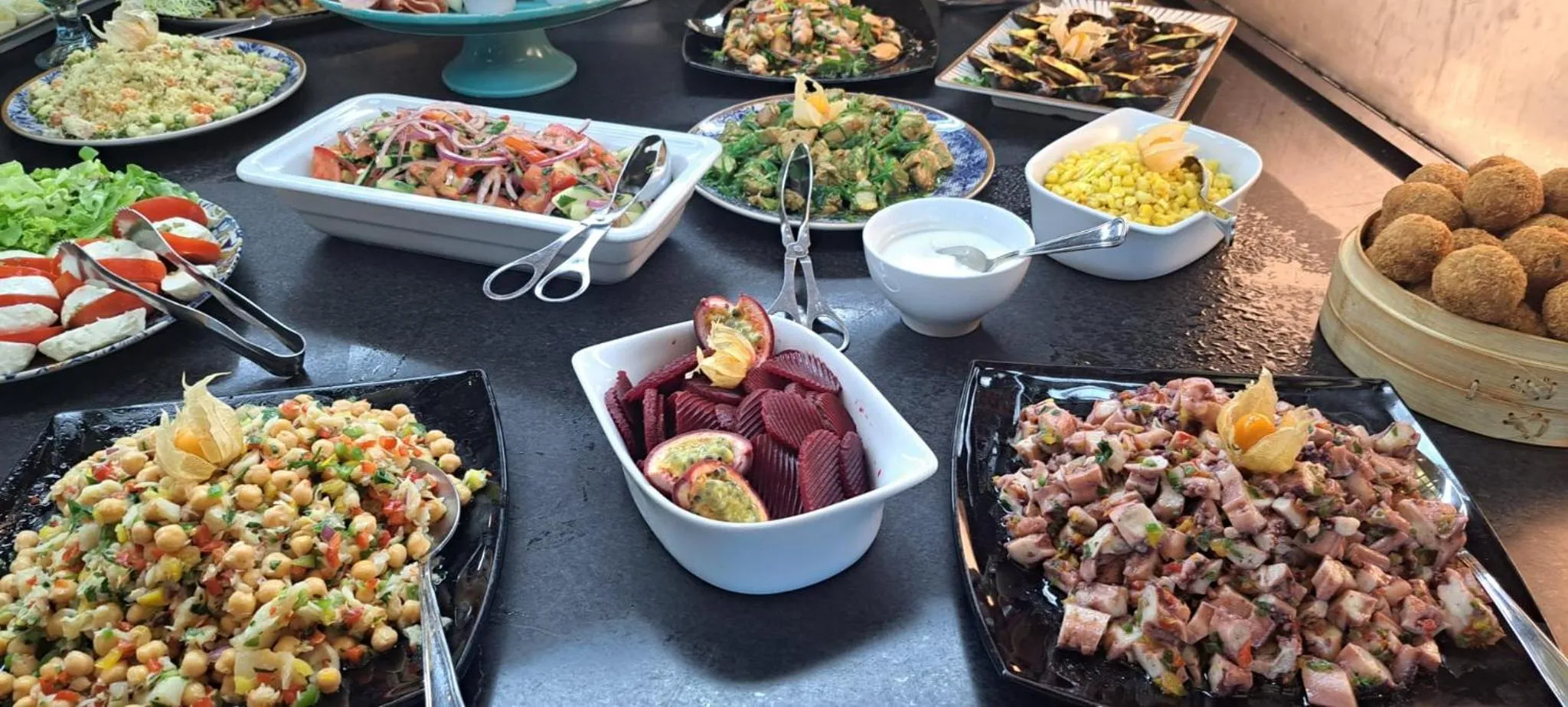 Restaurant/places to eat in Riviera Hotel