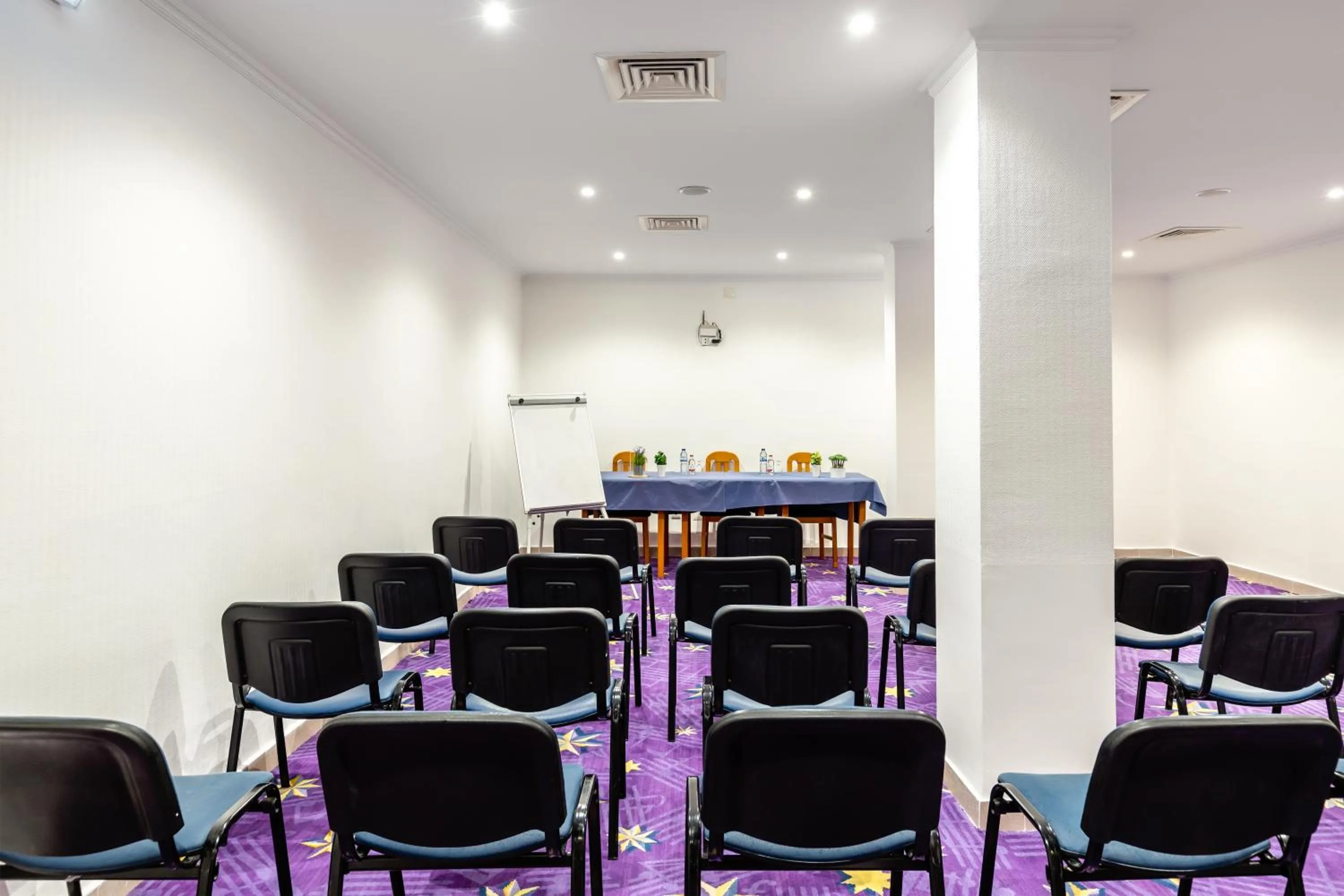 Meeting/conference room in Hotel Residencial Colibri