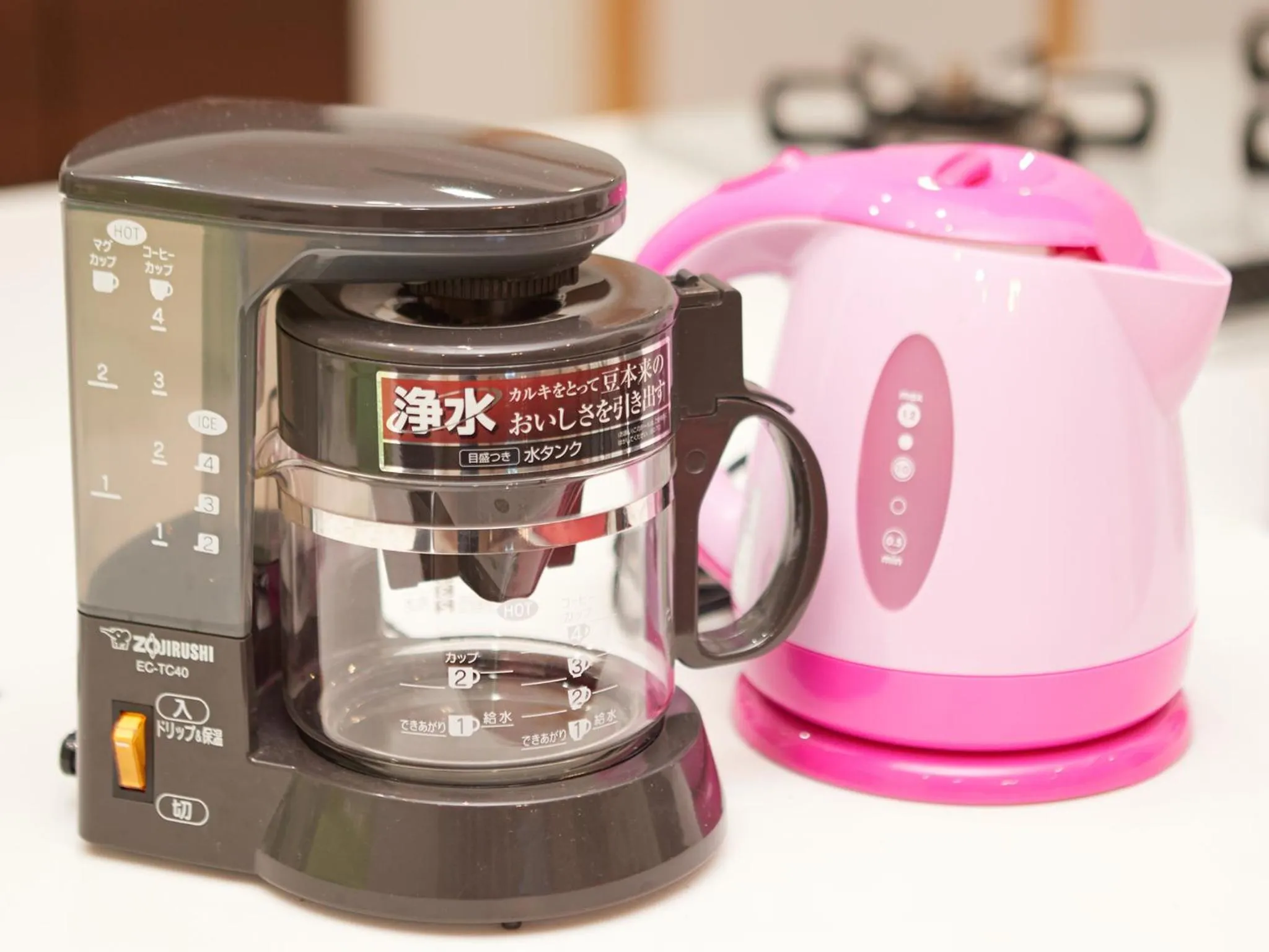 Coffee/tea facilities in The Pool Resort Villa Hasta Manana