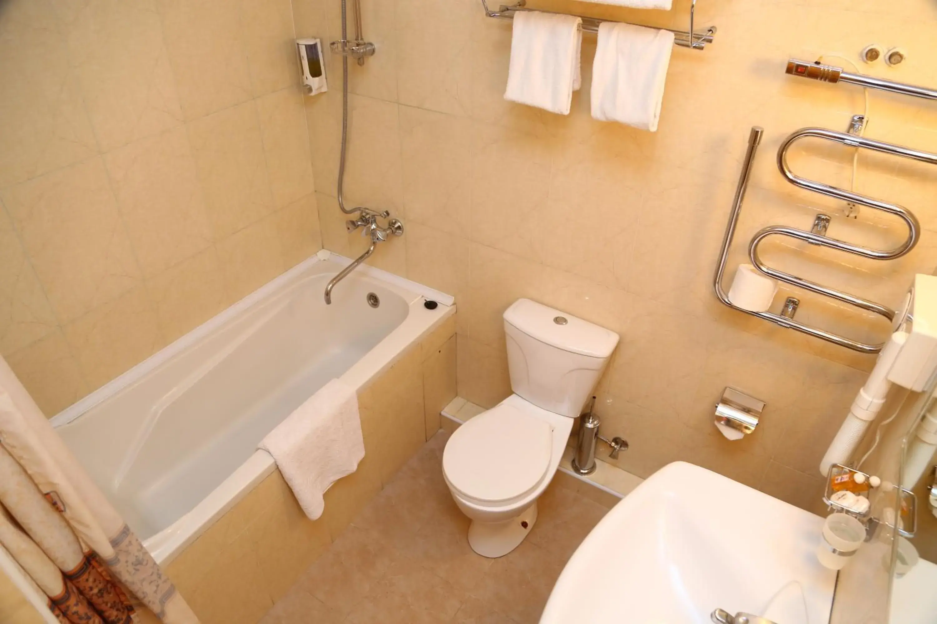 Single Room with Private Bathroom - single occupancy in Malika Prime Hotel Single Room with Private Bathroom - single occupancy in Malika Prime Hotel