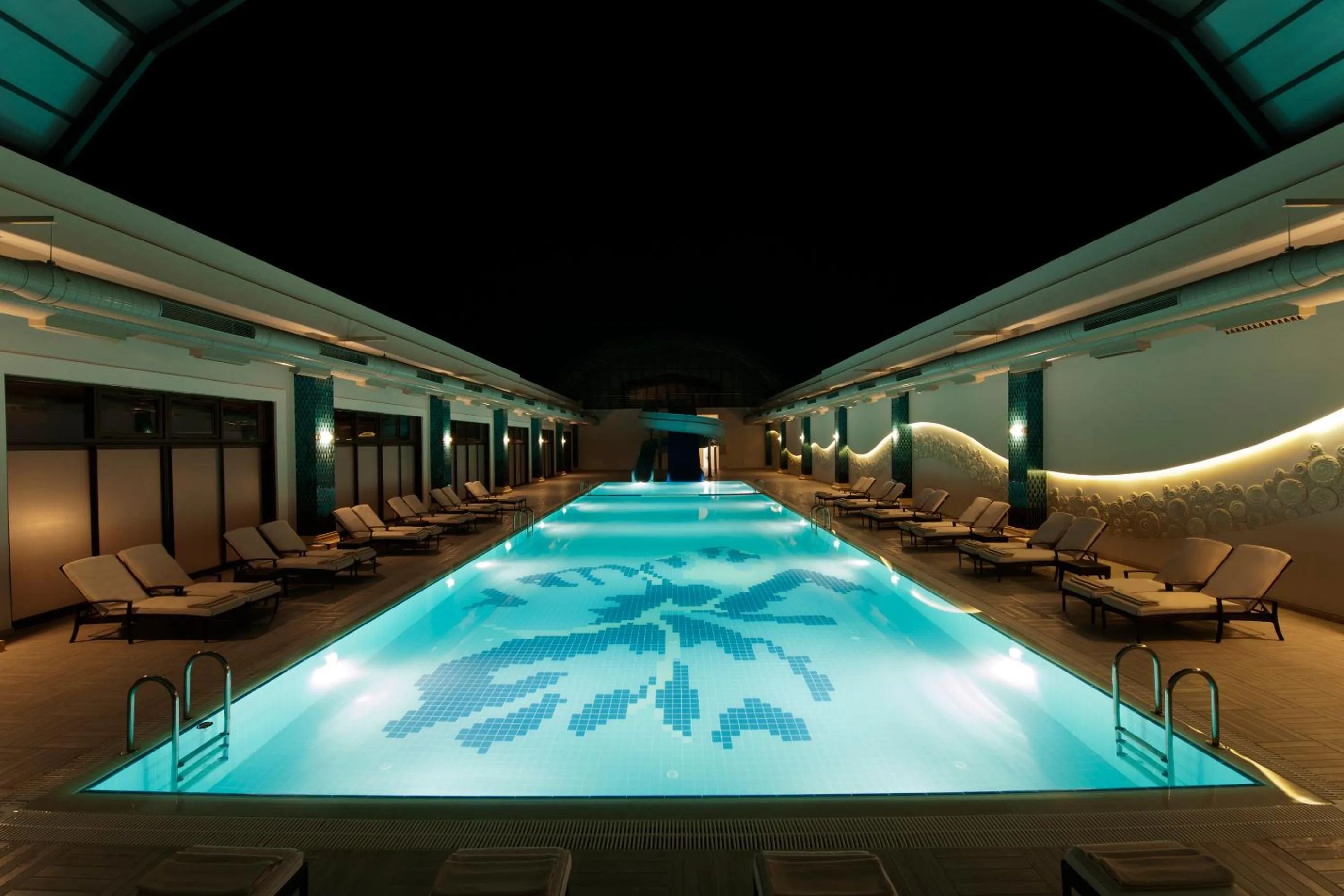 Swimming pool in NG Afyon Wellness & Convention