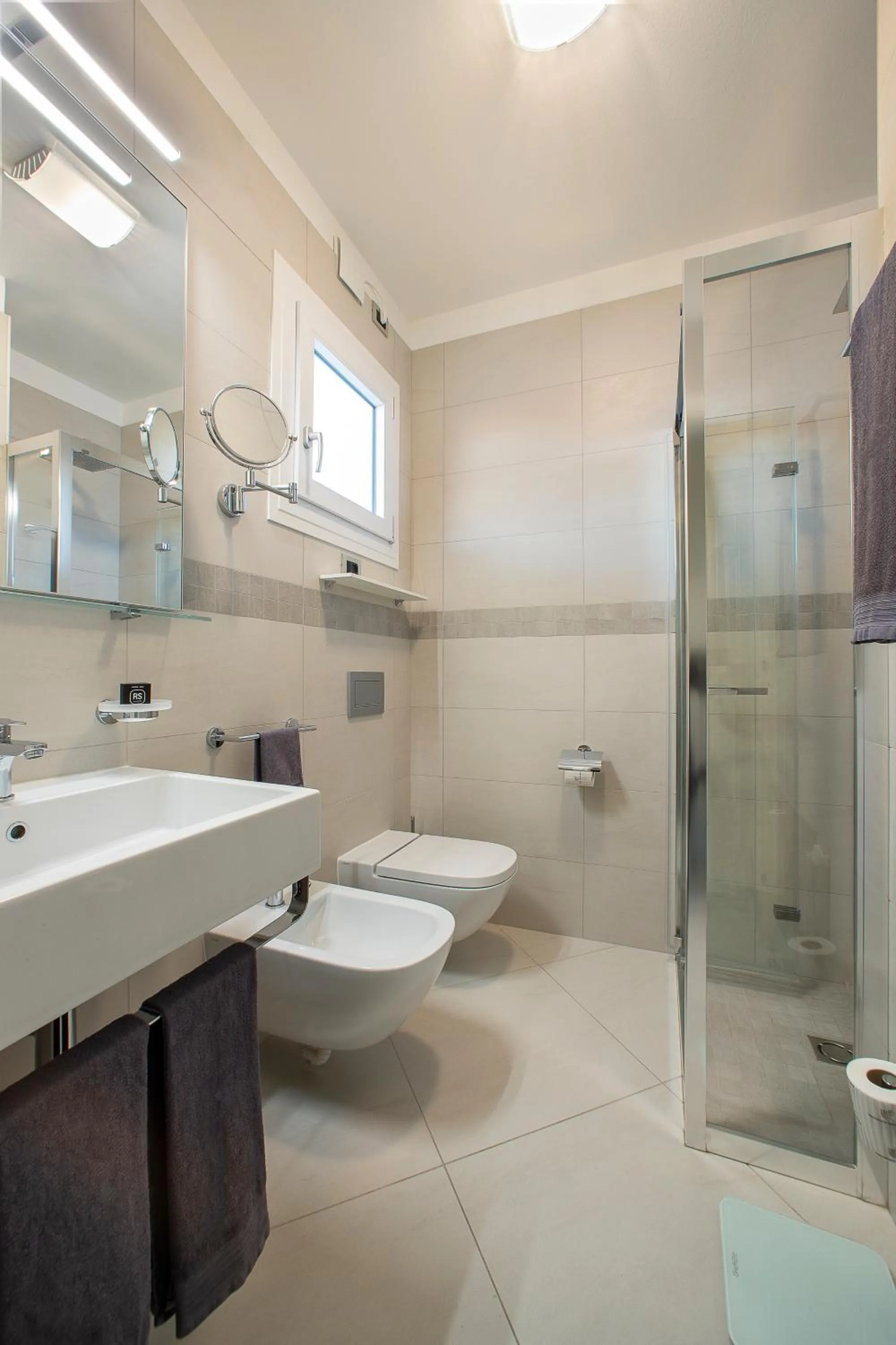 Shower in Residence Serenissima