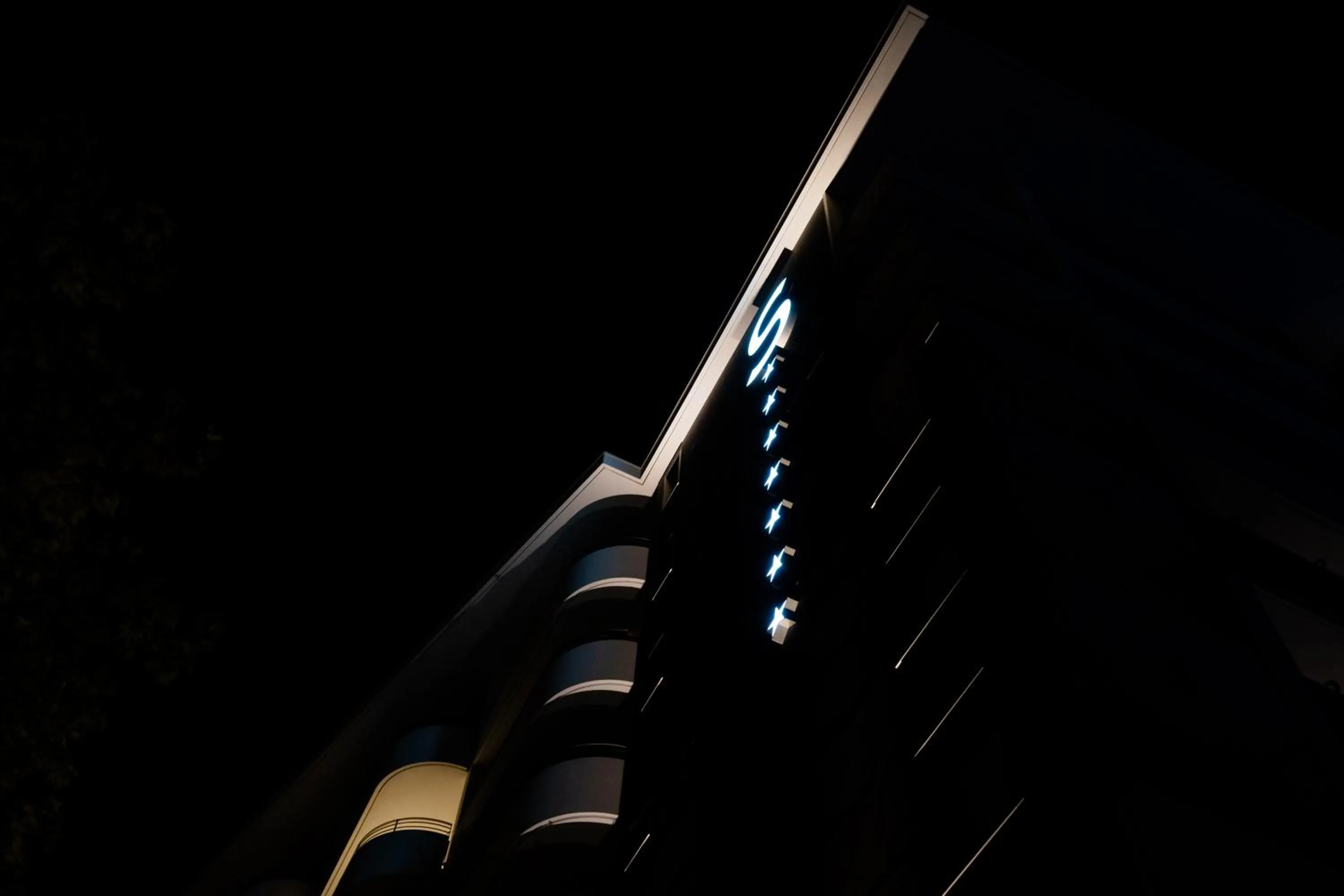 Property building in Residence Serenissima