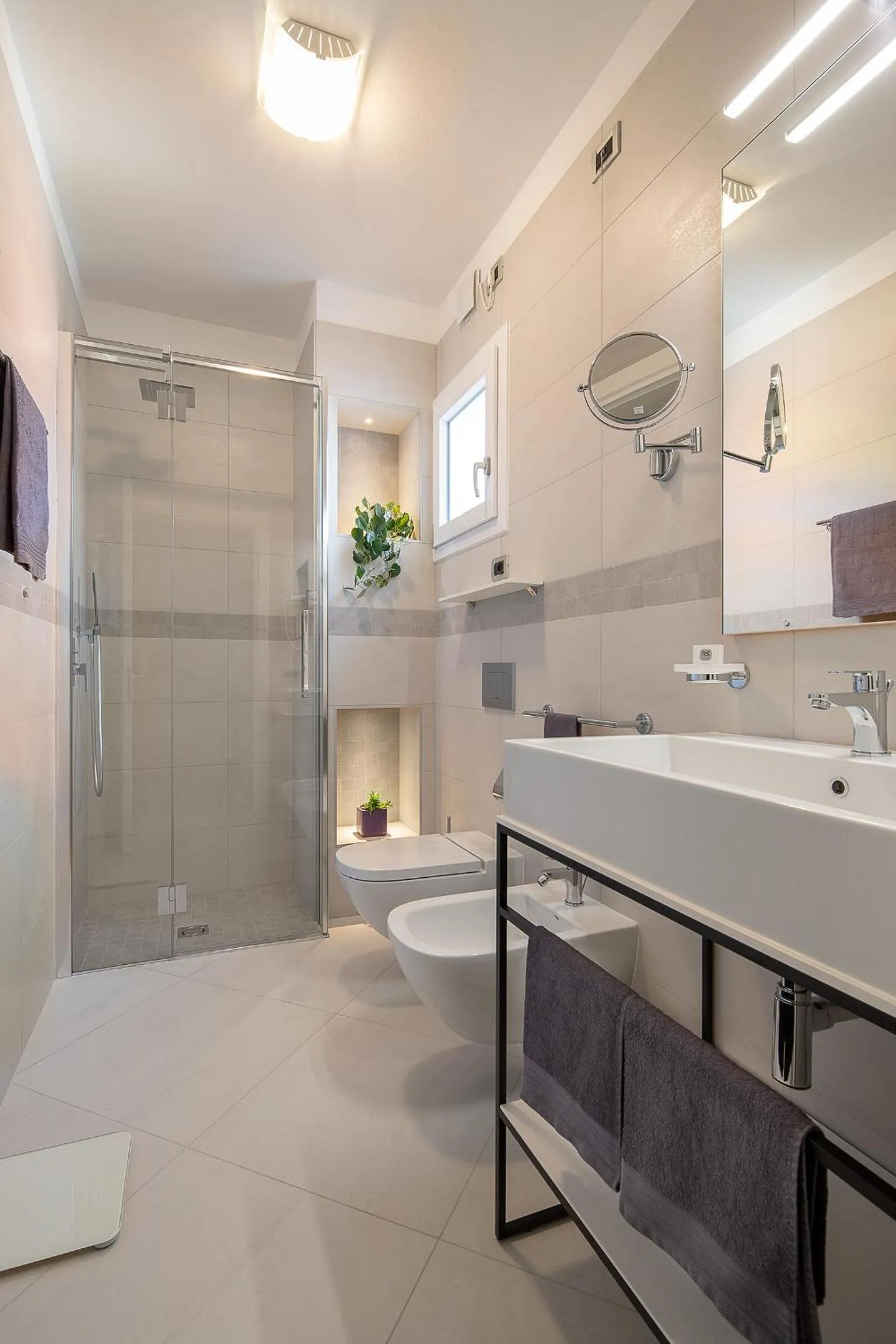 Shower in Residence Serenissima