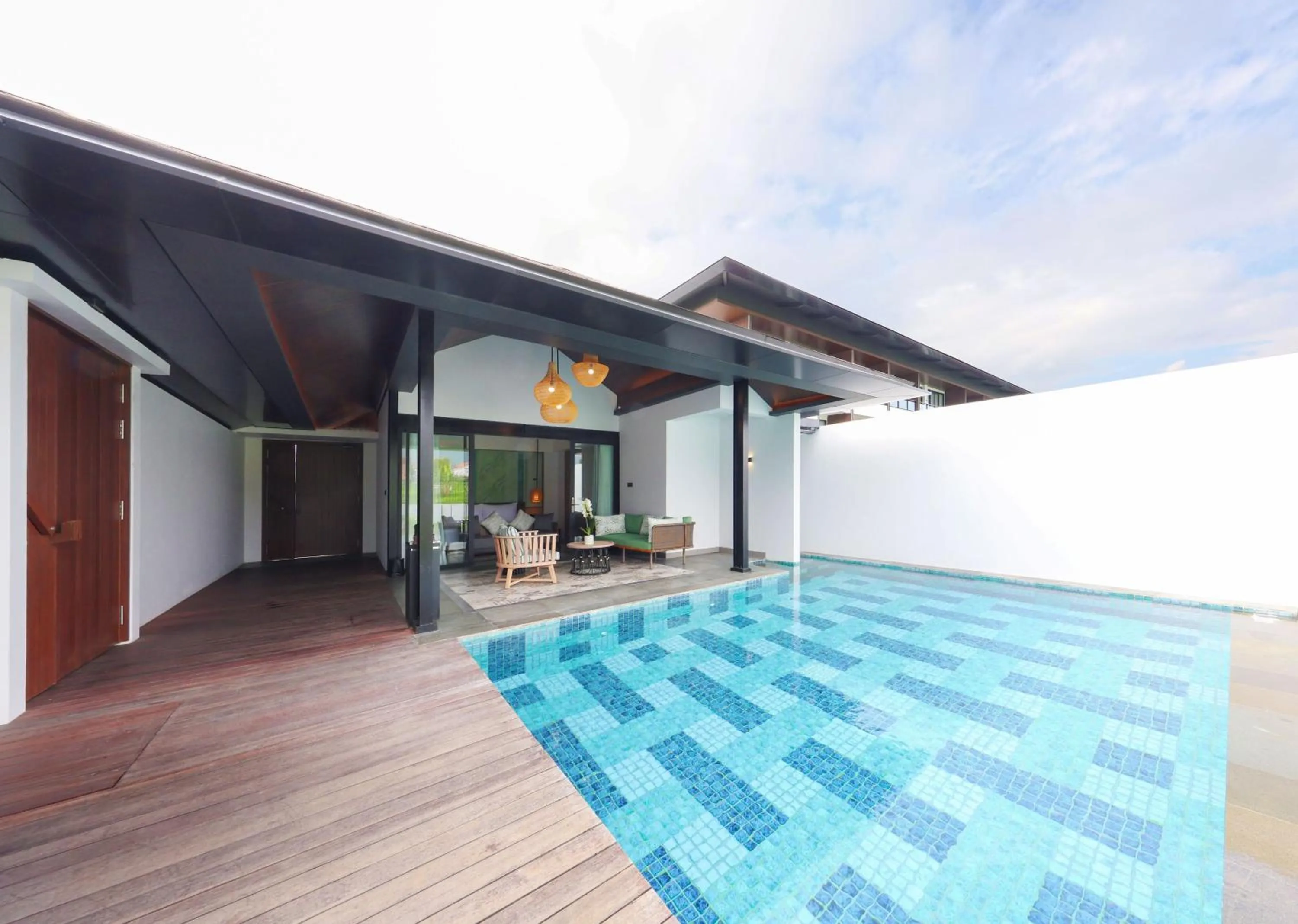 Swimming pool in Hotel Santika Premiere Garut