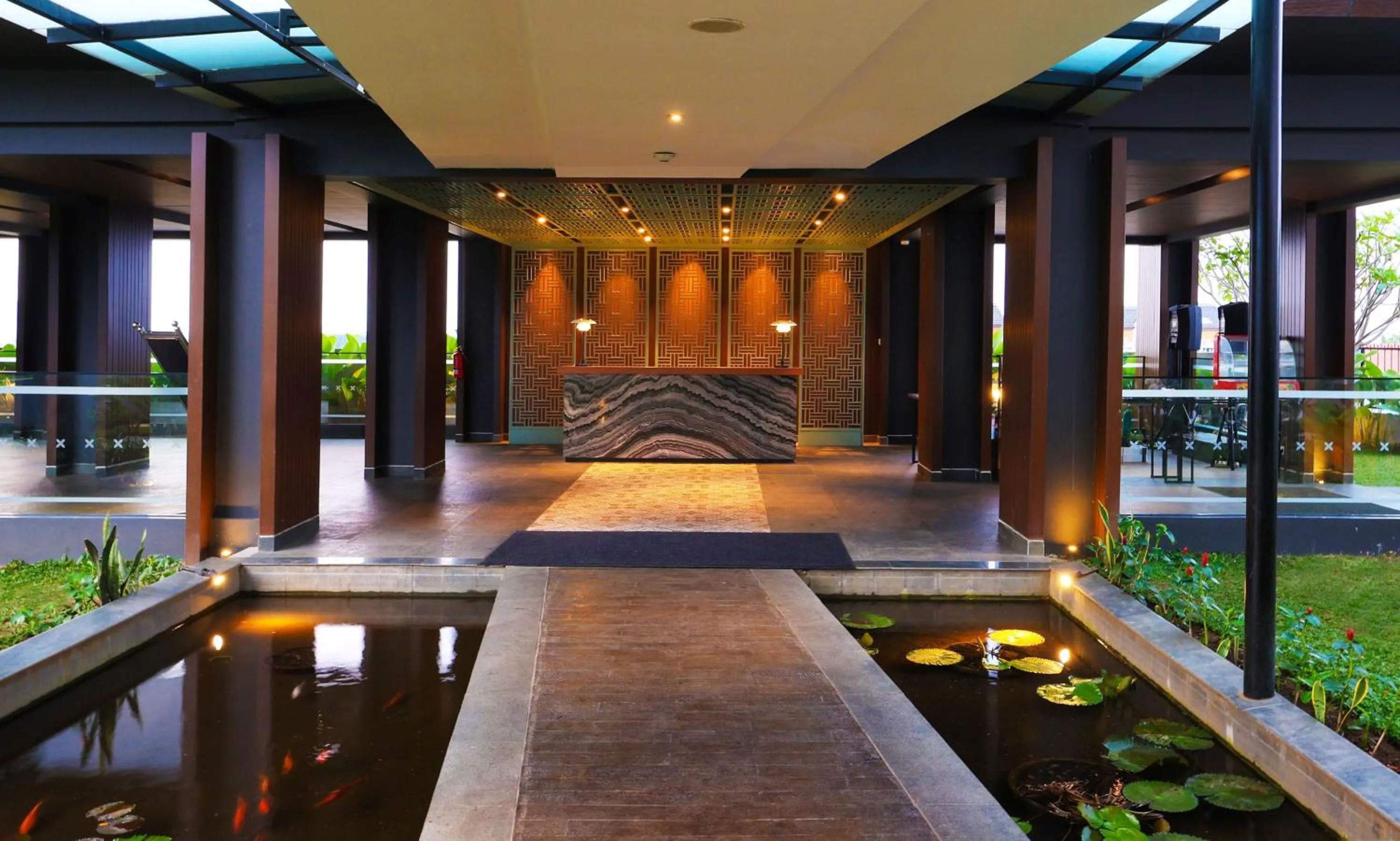 Lobby or reception in Hotel Santika Premiere Garut