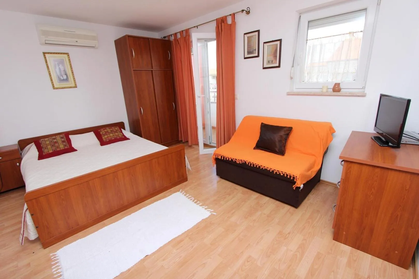Bedroom, Bed in Apartments Ulika