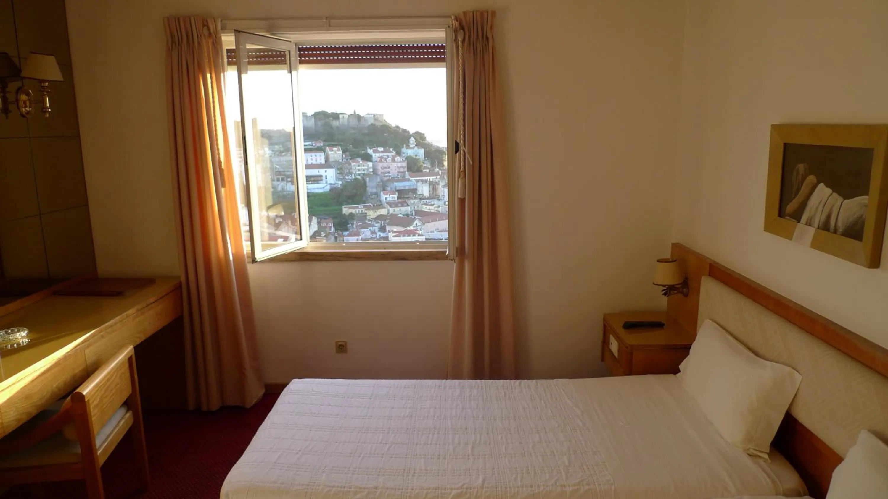 Bed in Albergaria Senhora do Monte