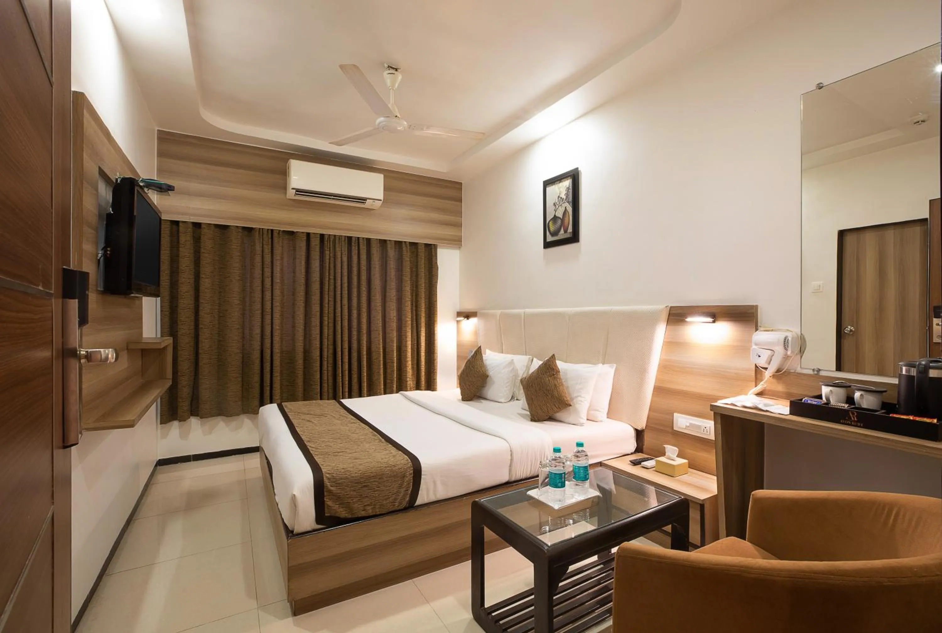 Bedroom, Bed in Hotel Avon Ruby Dadar