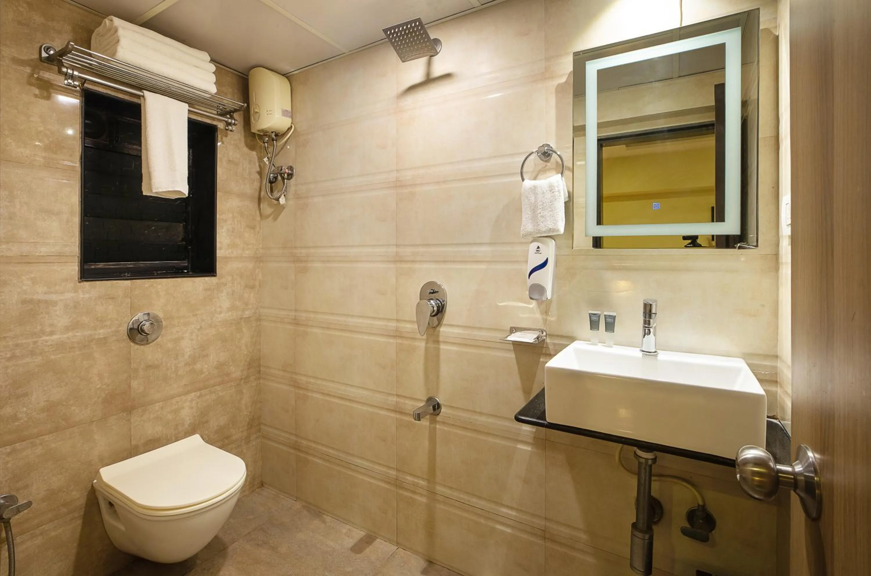 Bathroom in Hotel Avon Ruby Dadar