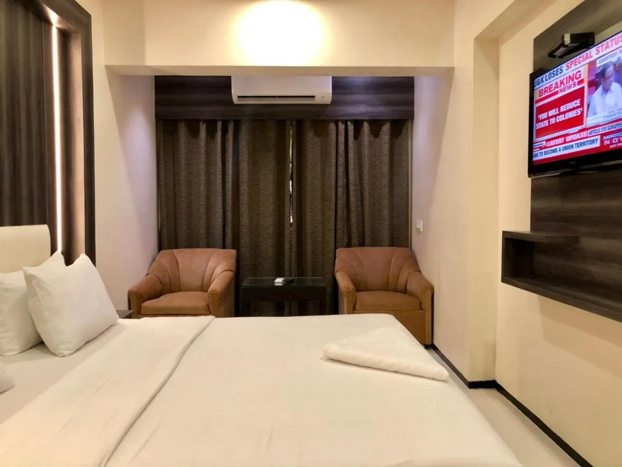 Bed in Hotel Avon Ruby Dadar