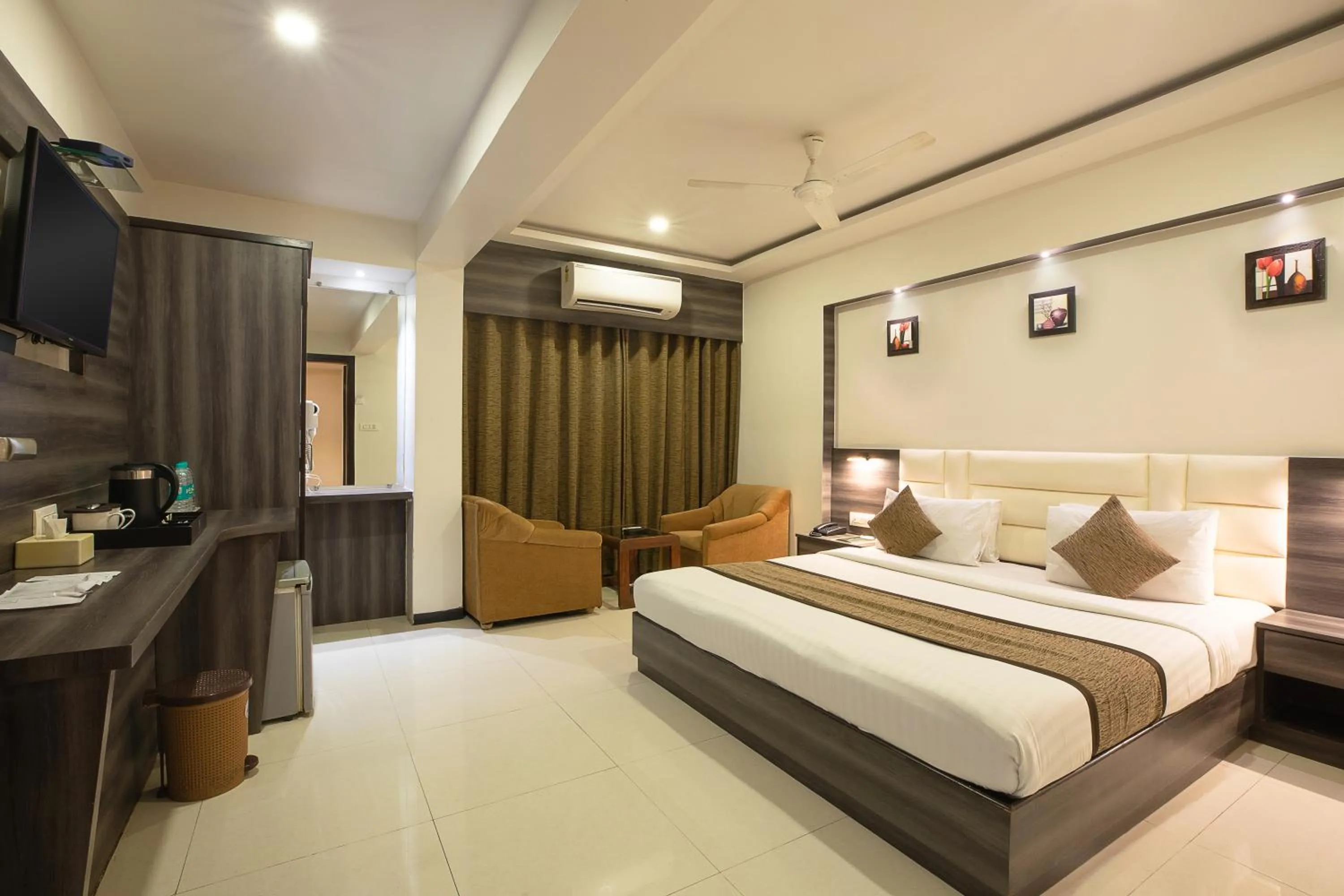 Bedroom, Bed in Hotel Avon Ruby Dadar