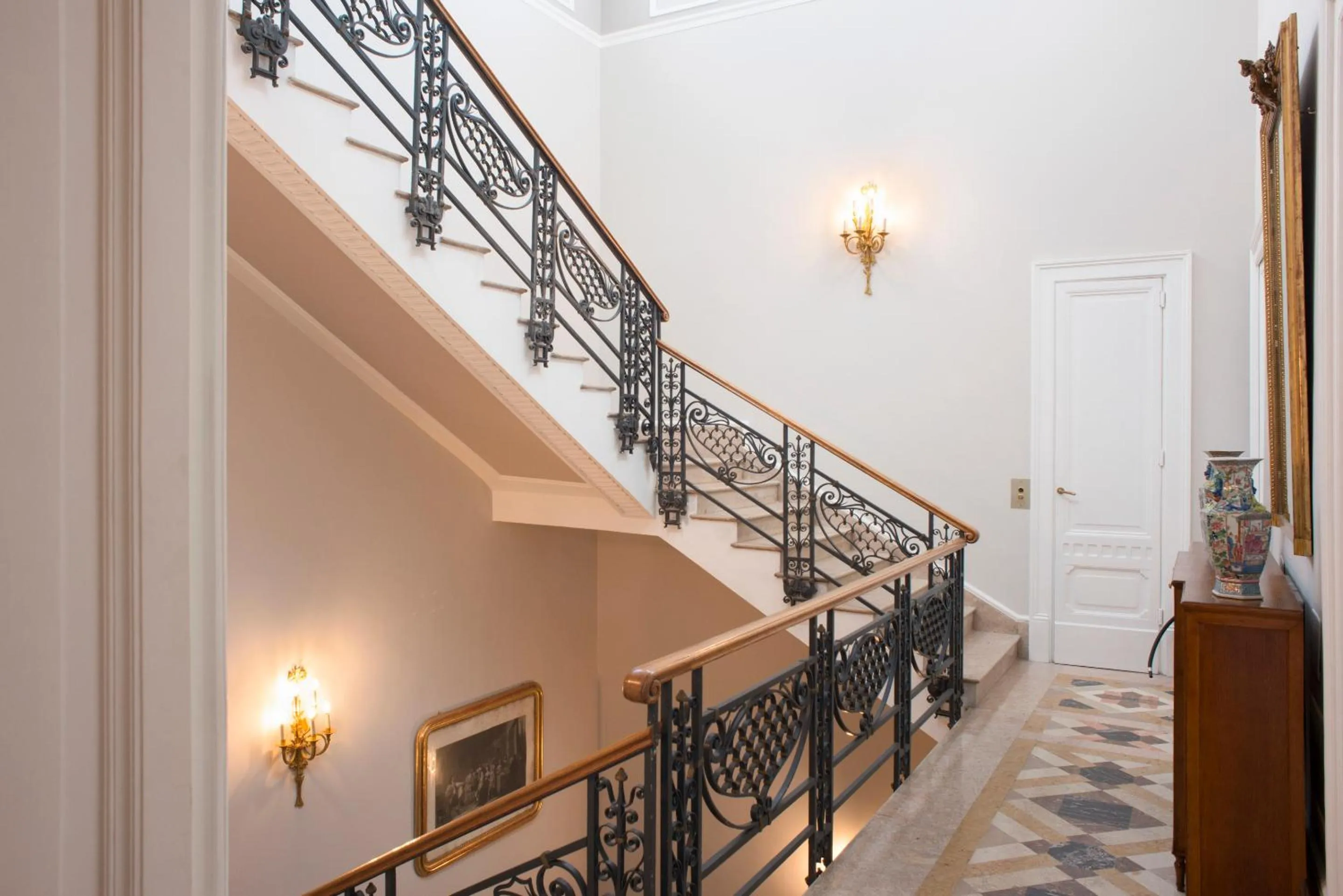 Decorative detail in Vittoria - house of charme