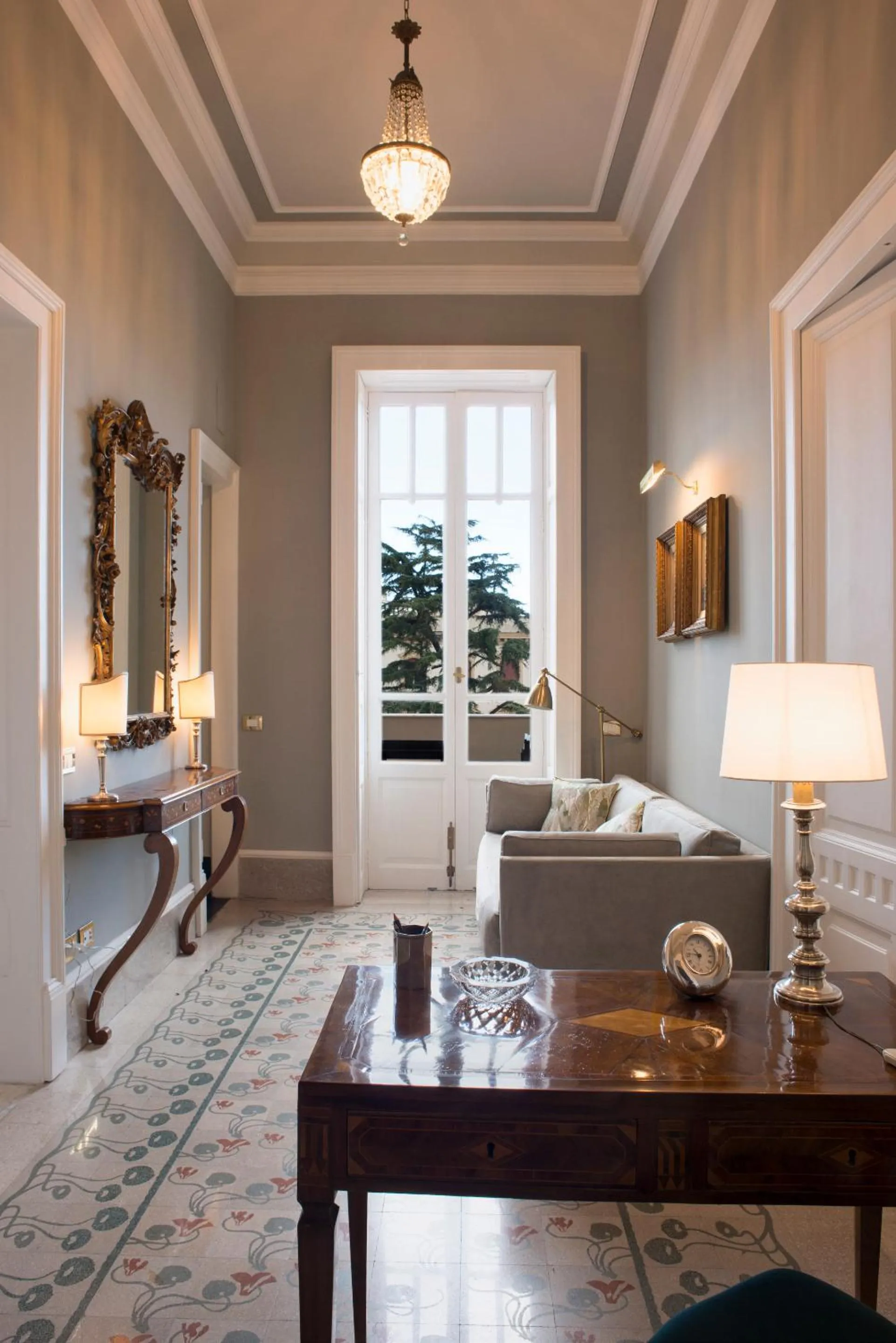 Living room, Bed in Vittoria - house of charme