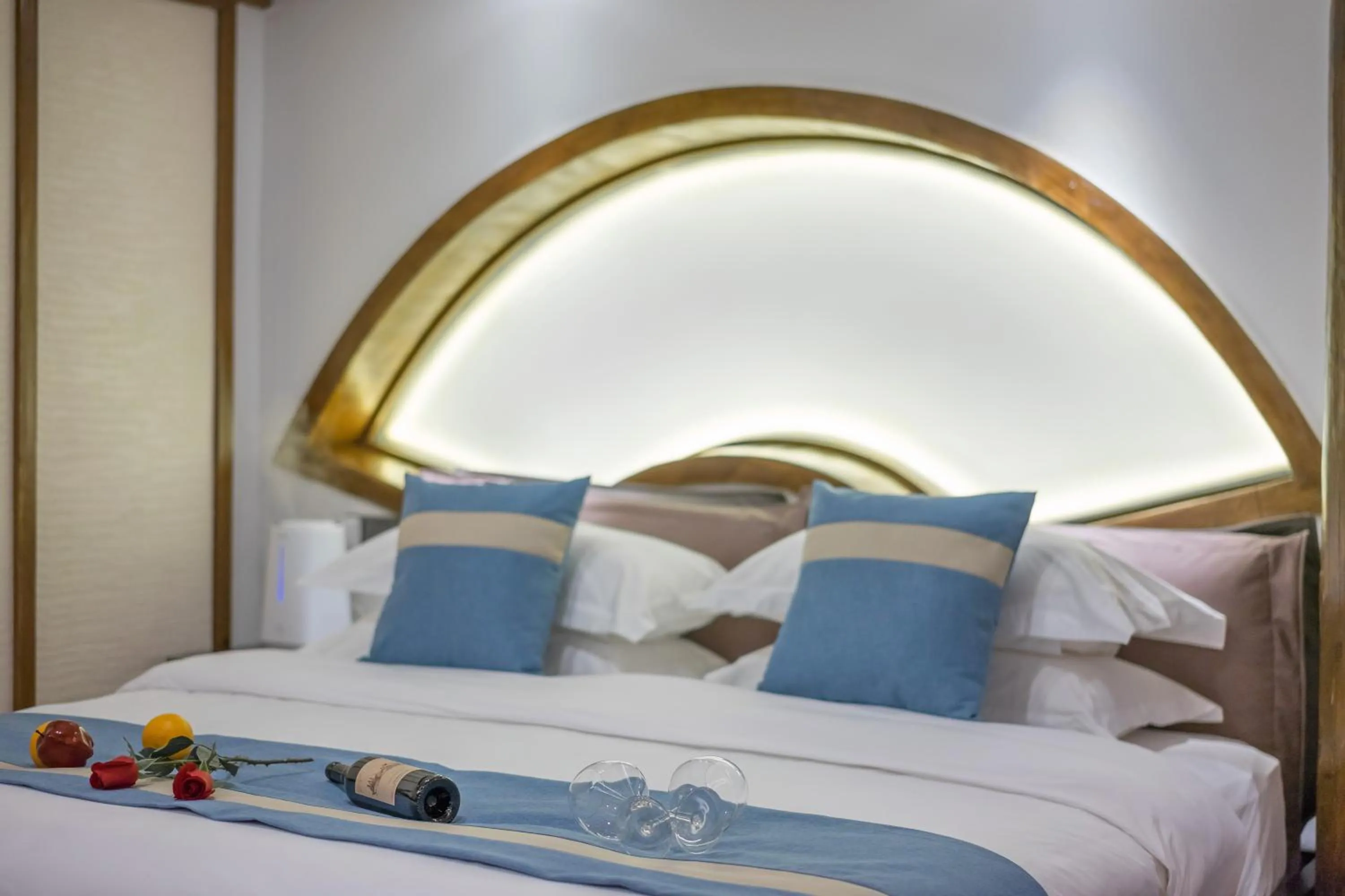 Bed in Artistic-Suite