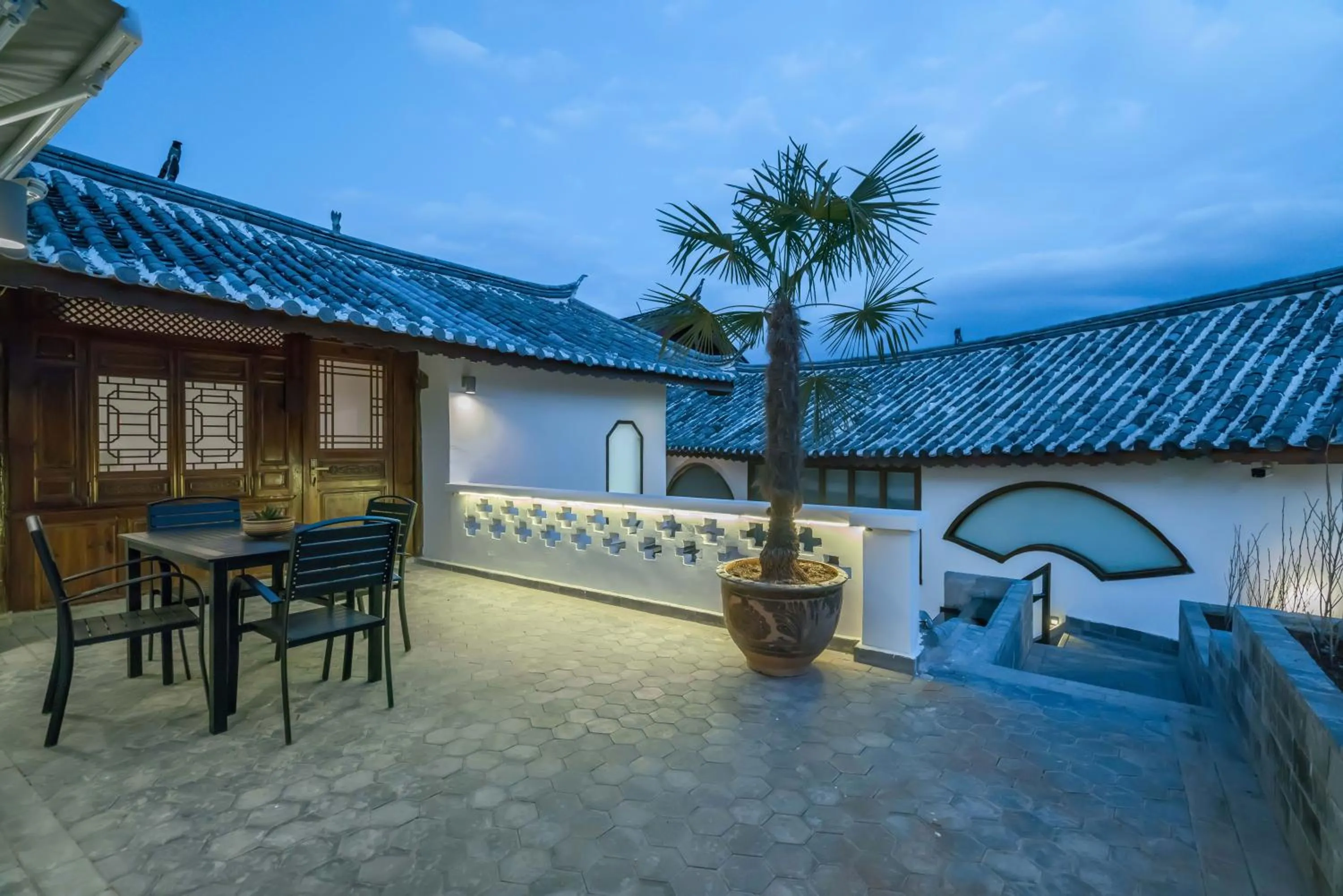 Property building in Artistic-Suite