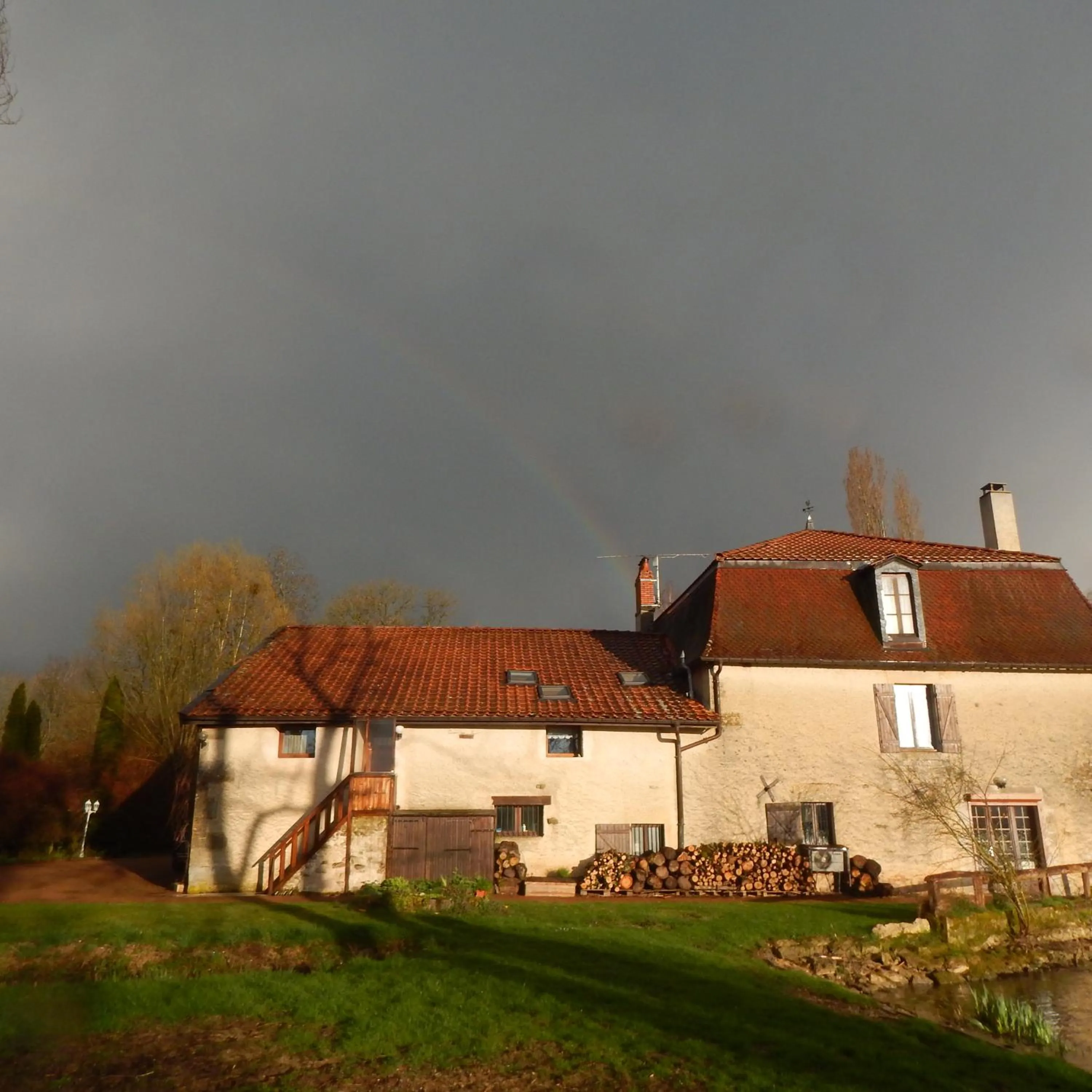 Property building in LOGIS Hôtel Le Chantoiseau