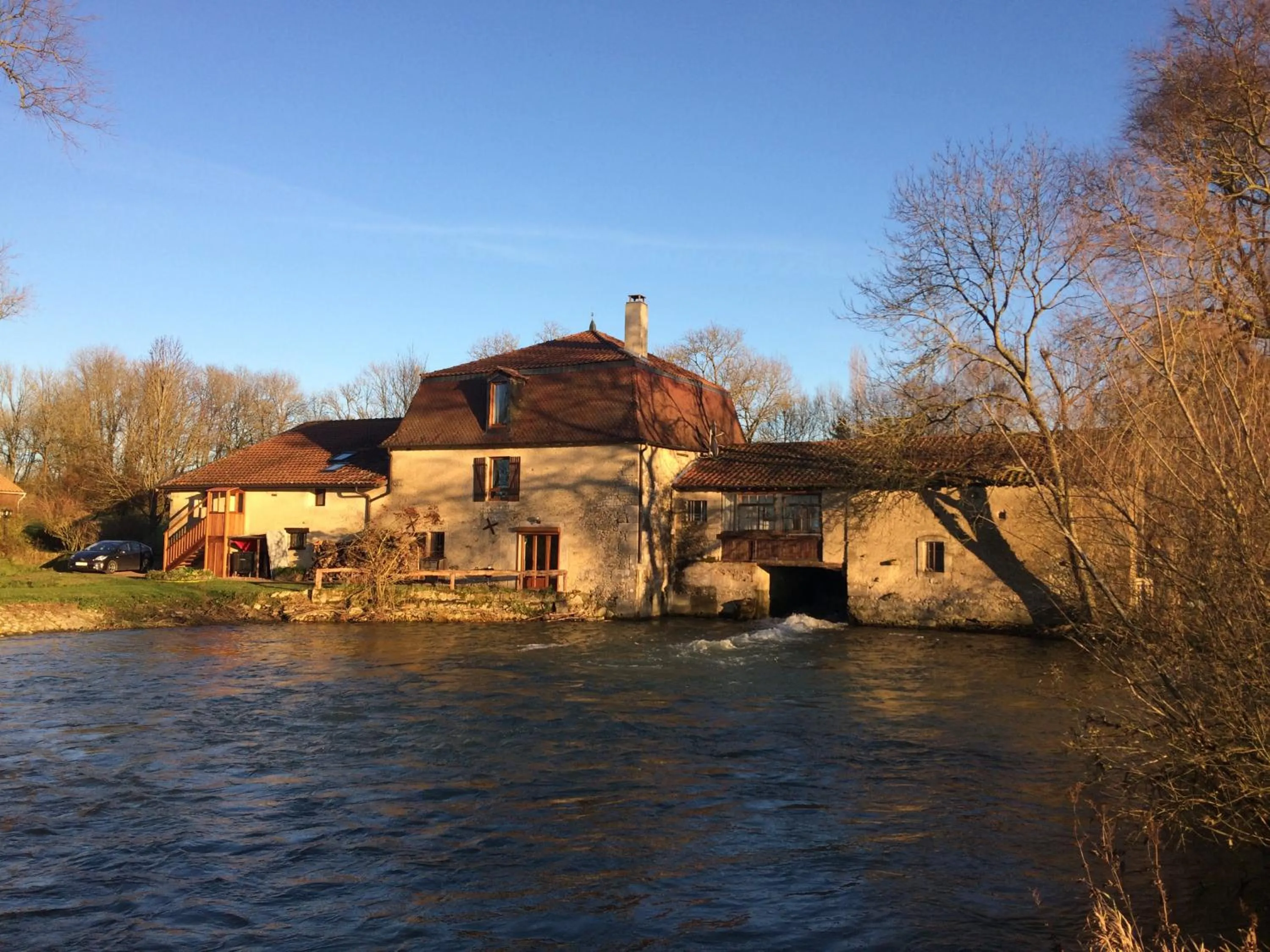 Property building in LOGIS Hôtel Le Chantoiseau