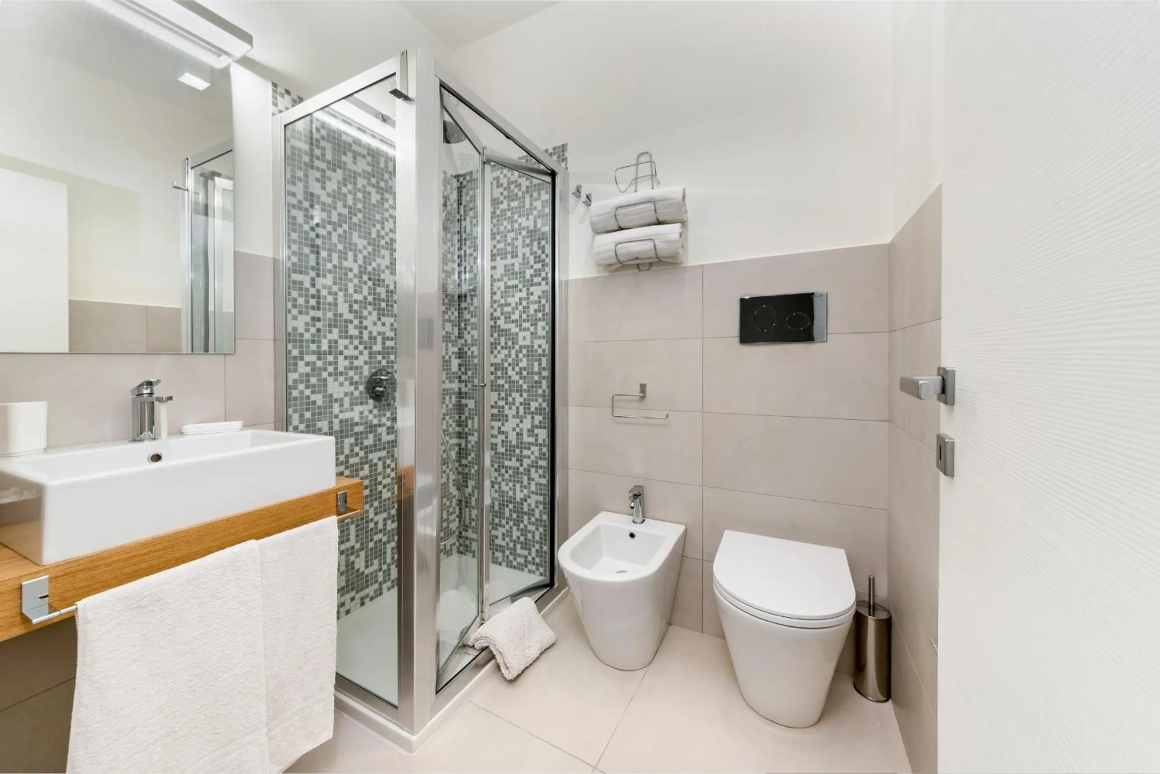 Shower in B&B Adduari