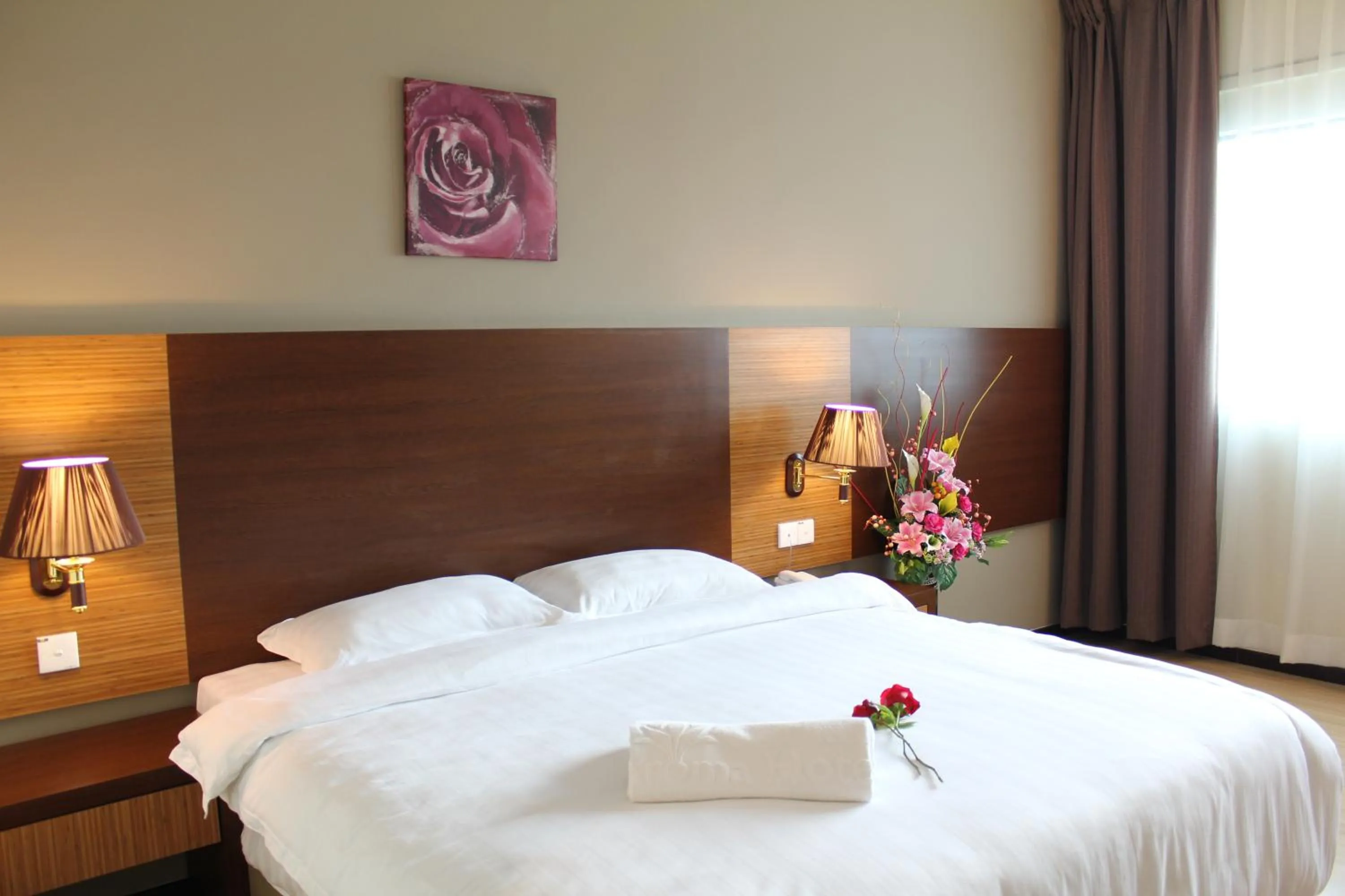 Day, Bed in Aroma Hotel