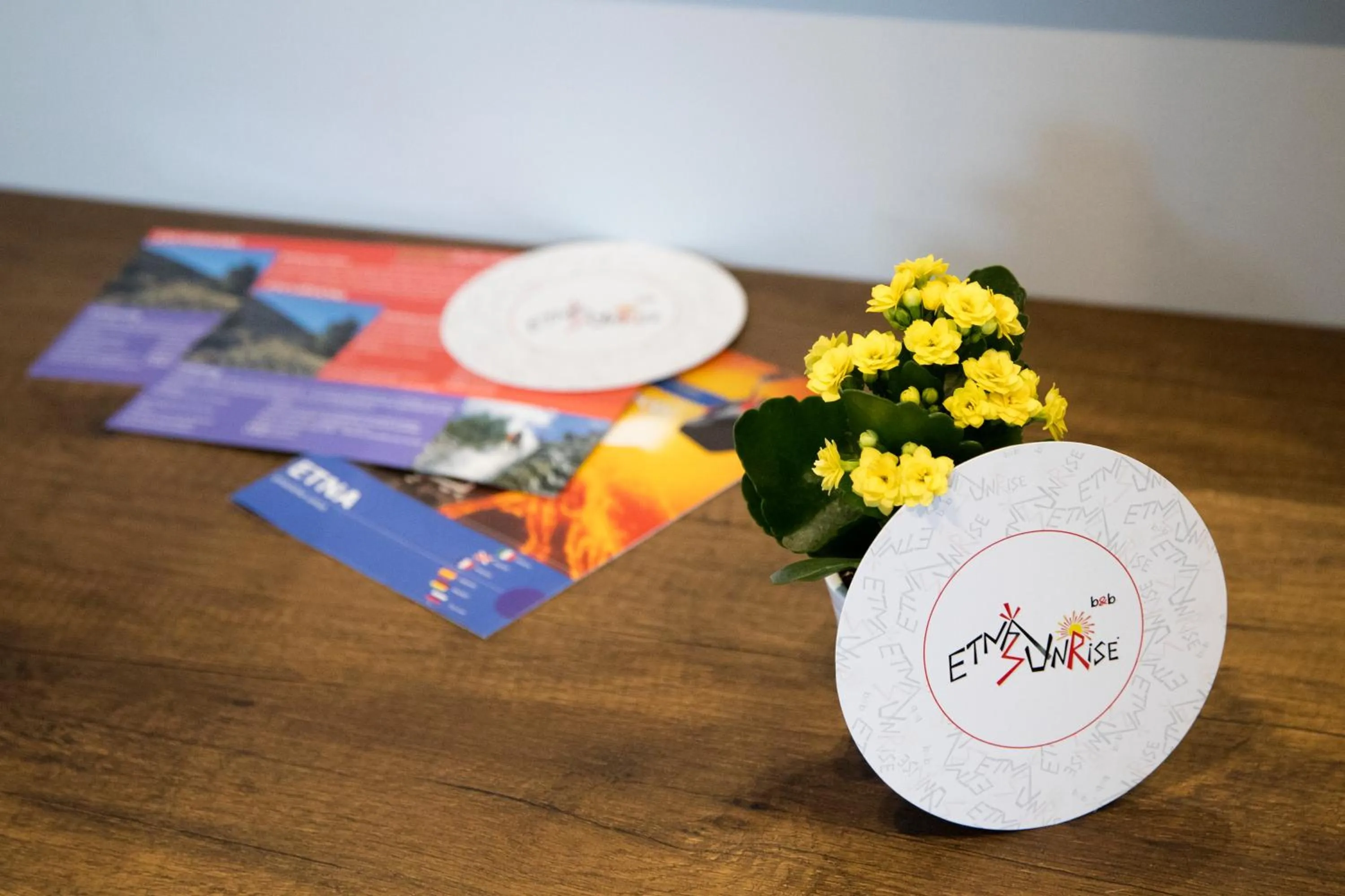 Logo/Certificate/Sign in Etna Sunrise b&b