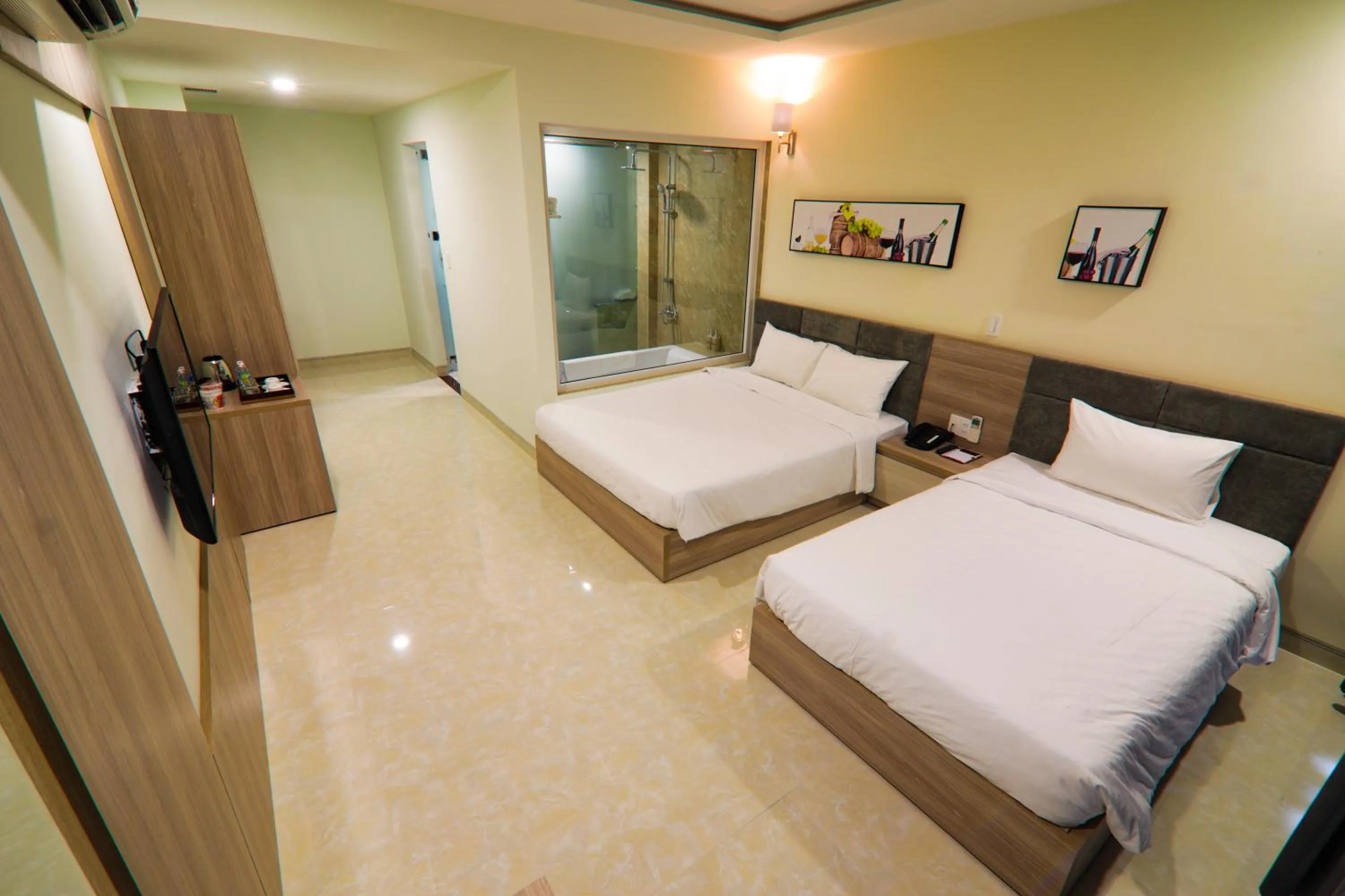 Bed in Lake View Hotel