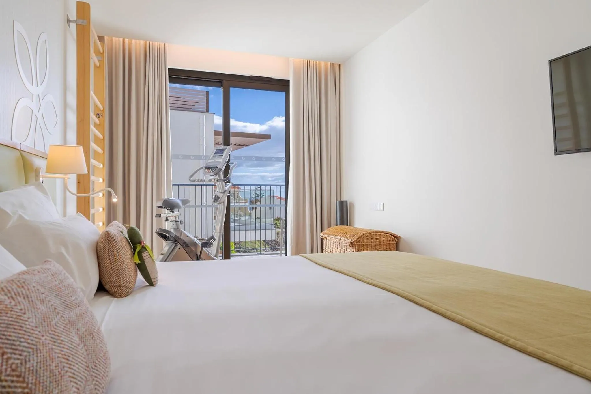 Photo of the whole room, Bed in Sentido Galomar - Adults Only