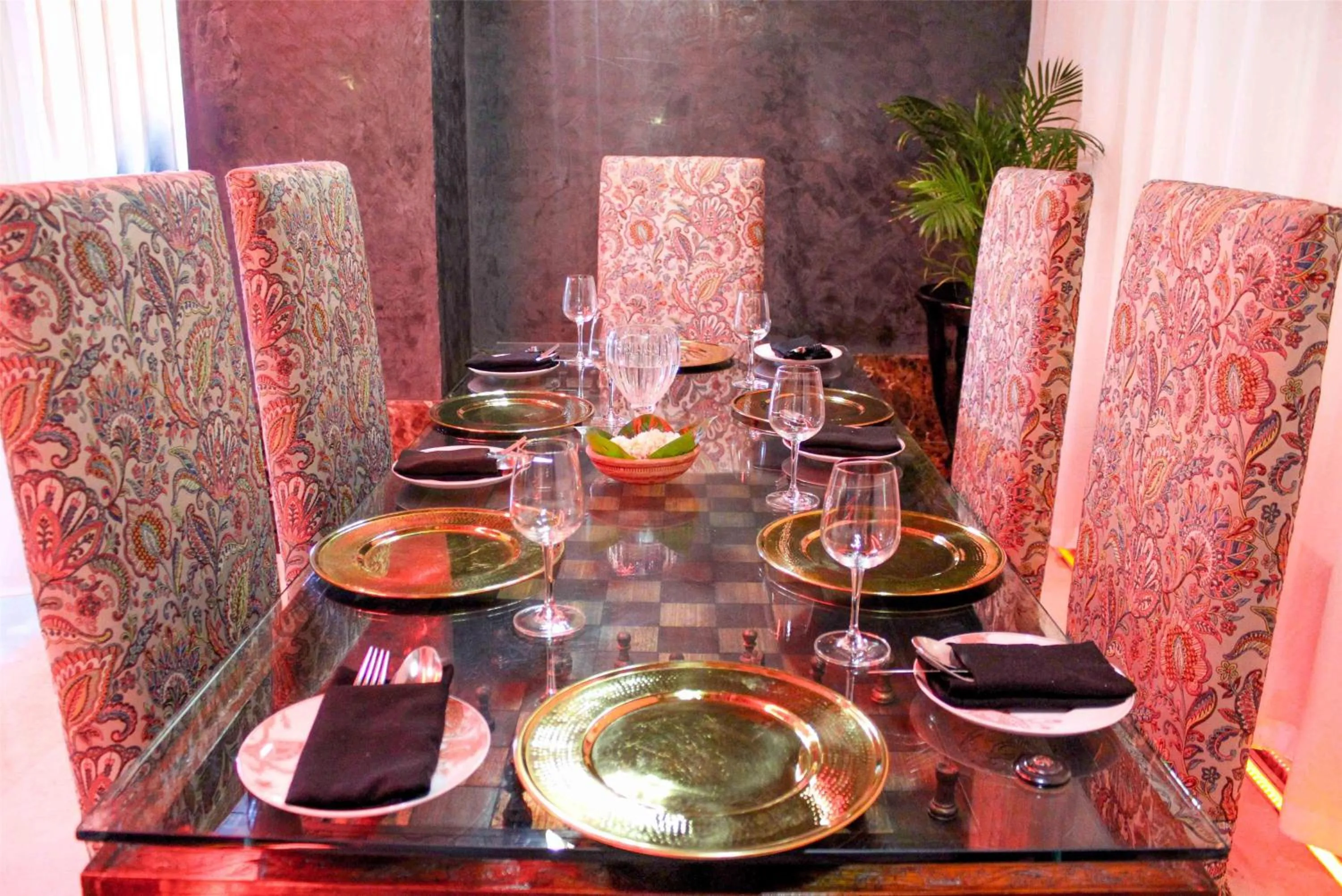 Restaurant/places to eat in Radisson Blu MBD Hotel Noida