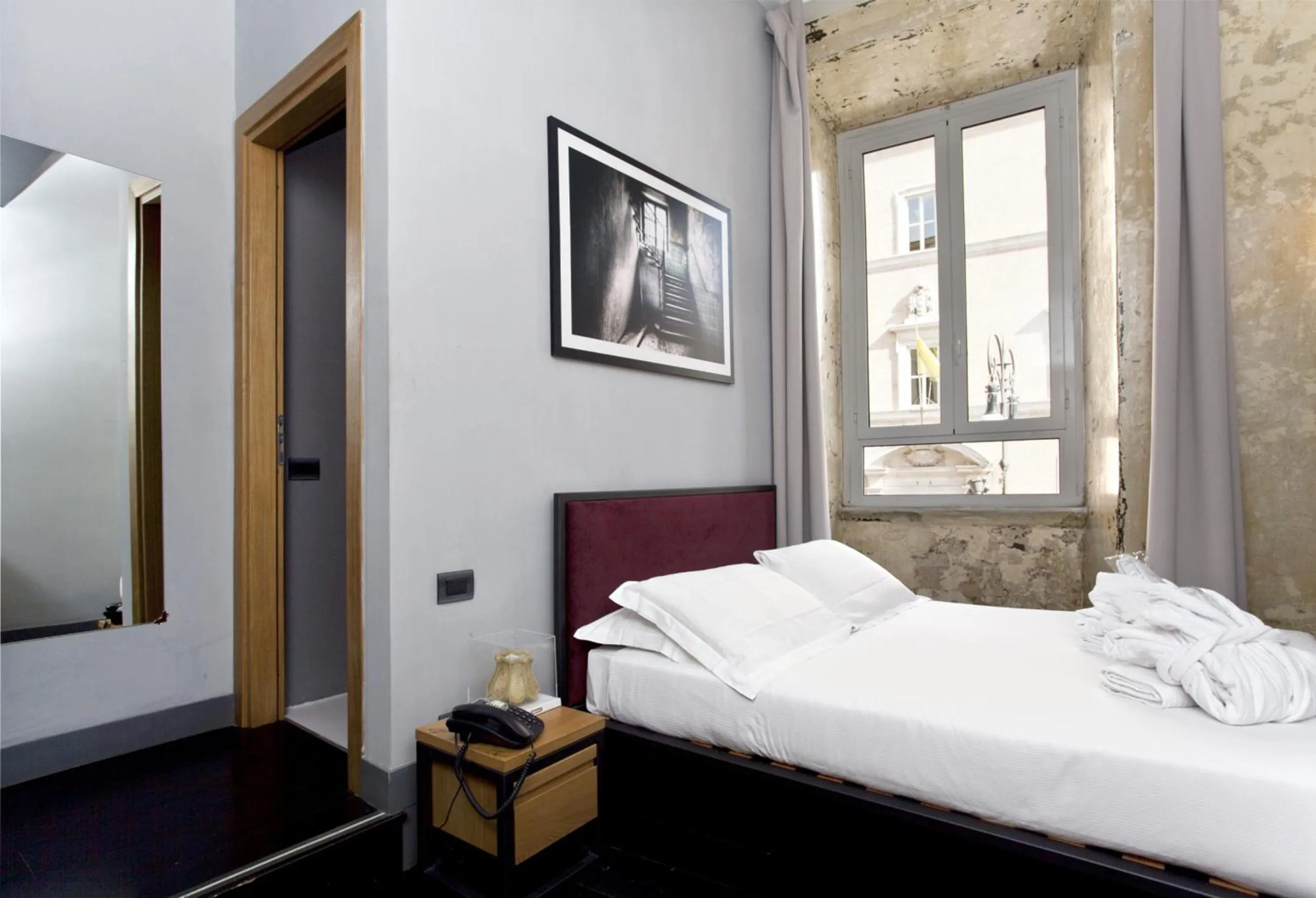 Bed in Suite Art Navona