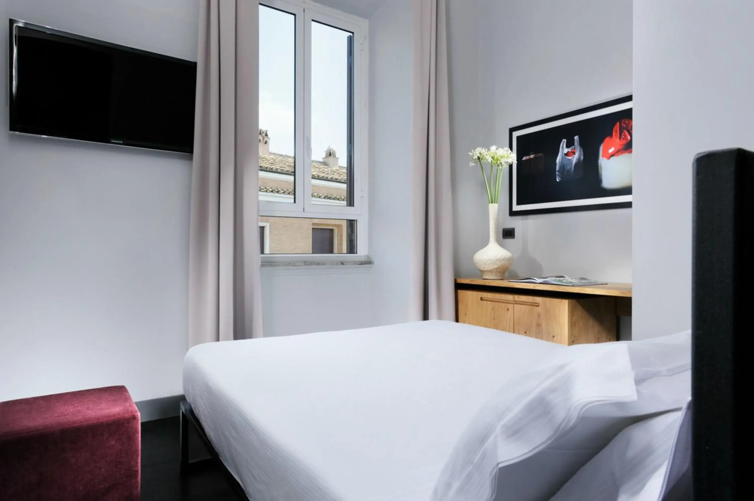 Deluxe Double Room with Small Double Bed in Suite Art Navona Deluxe Double Room with Small Double Bed in Suite Art Navona