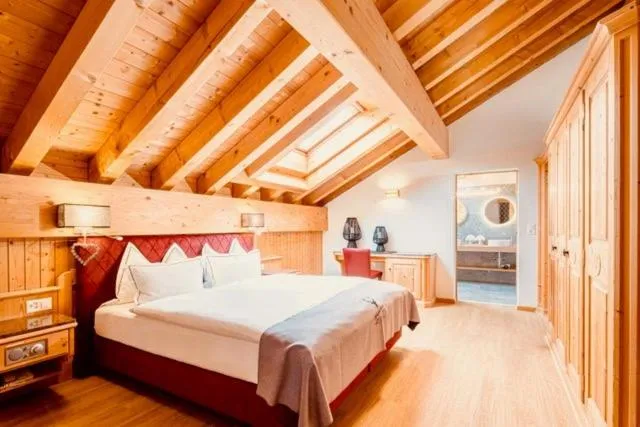 Bed in Hotel Waldhaus am See