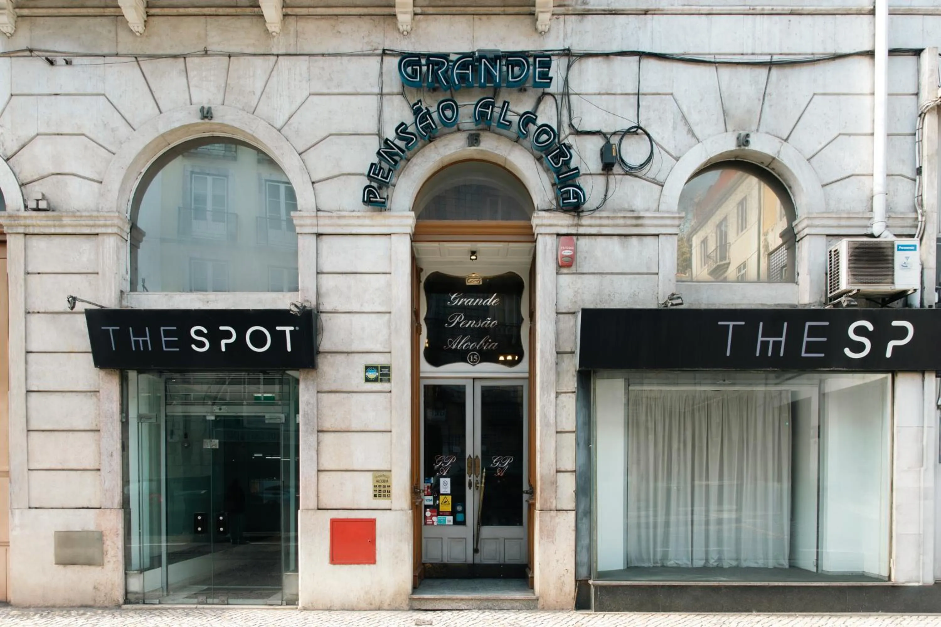 Facade/entrance in Grande Pensao Residencial Alcobia