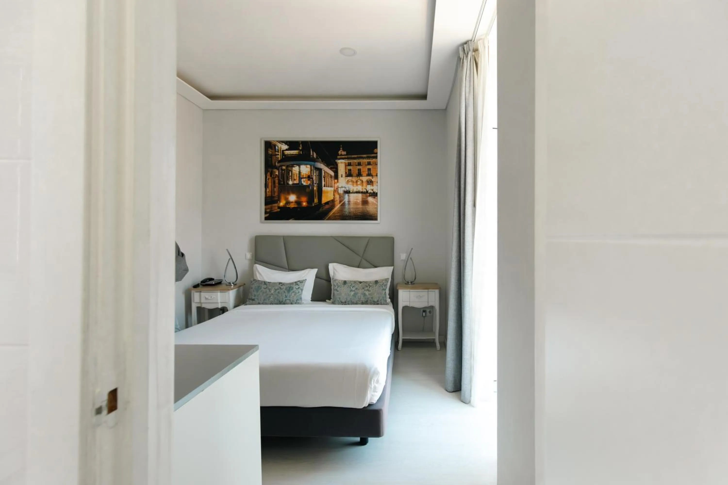 Bed in Grande Pensao Residencial Alcobia