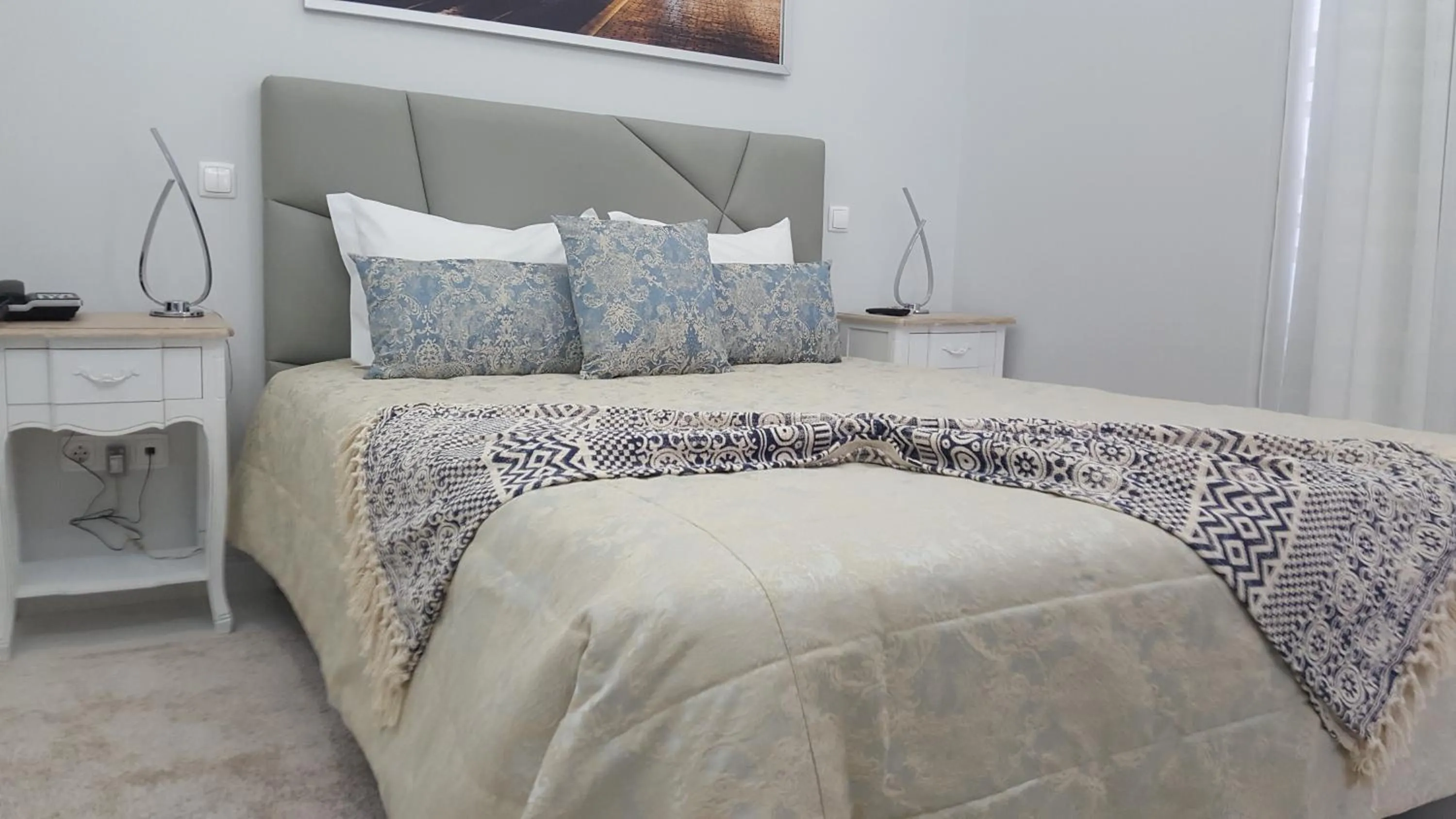 Bed in Grande Pensao Residencial Alcobia