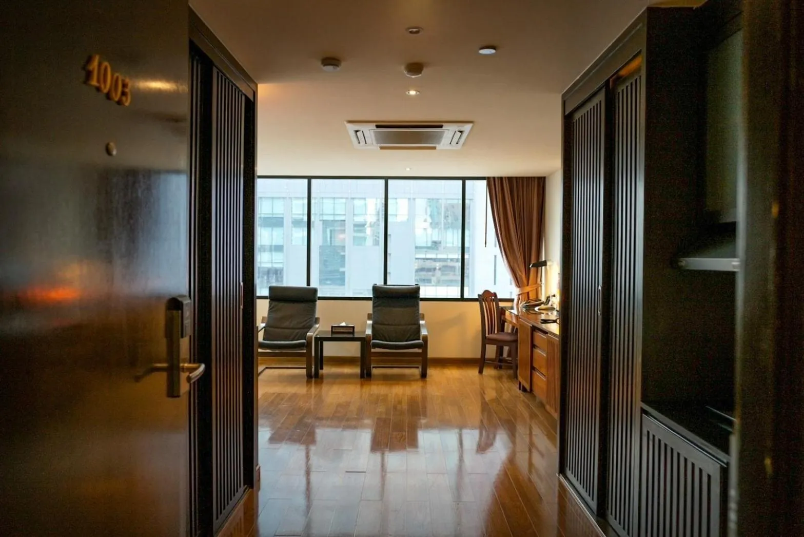 Living room in Hotel Mermaid Bangkok