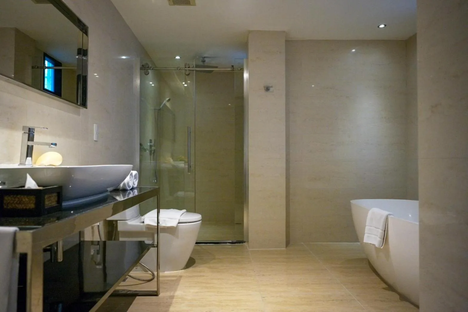 Shower in Hotel Mermaid Bangkok