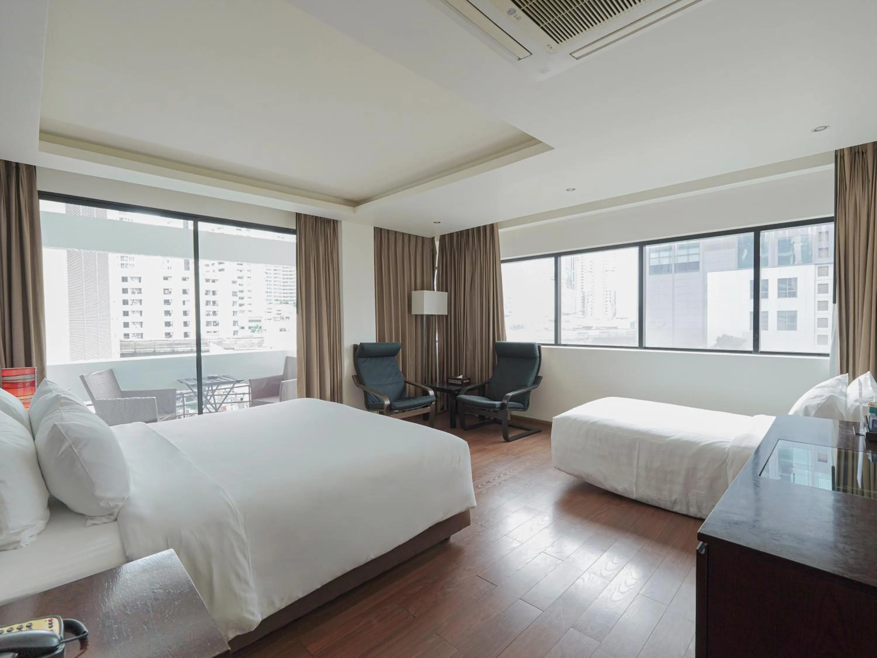 Bedroom, Bed in Hotel Mermaid Bangkok