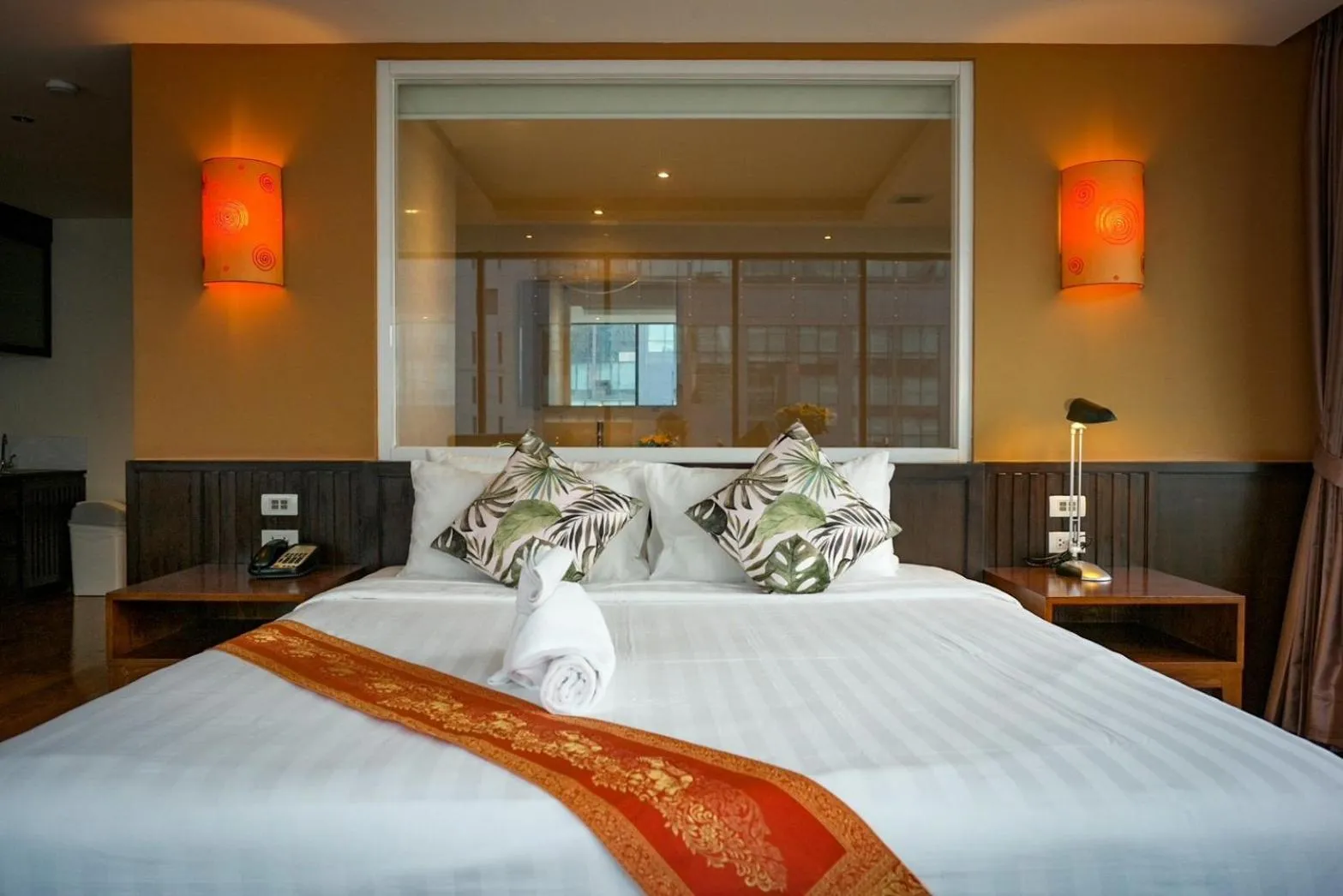 Bed in Hotel Mermaid Bangkok