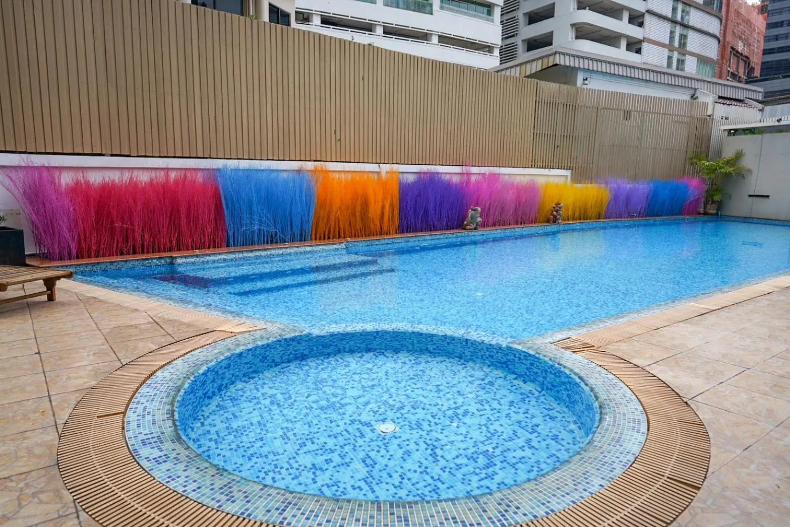 Swimming pool in Hotel Mermaid Bangkok