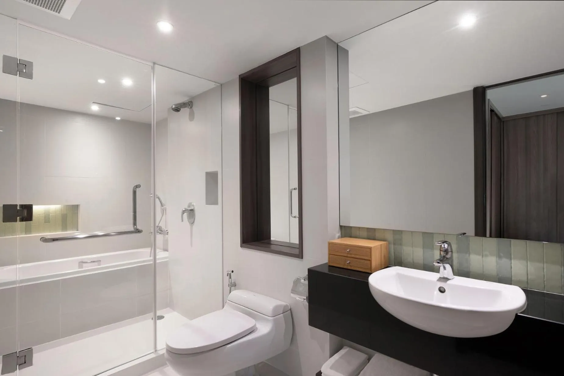 Bathroom in Hotel Mermaid Bangkok