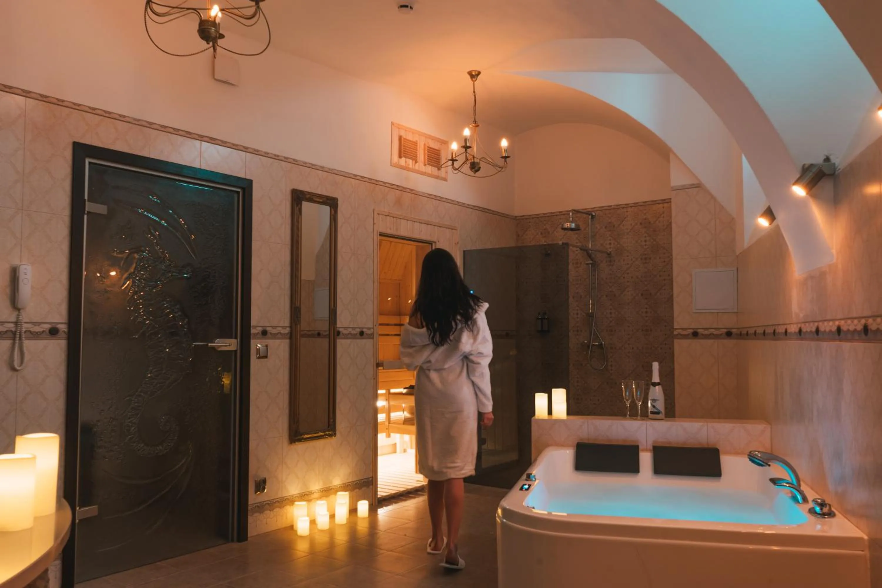 Hot Tub in Hotel & Apartments Ventus Rosa